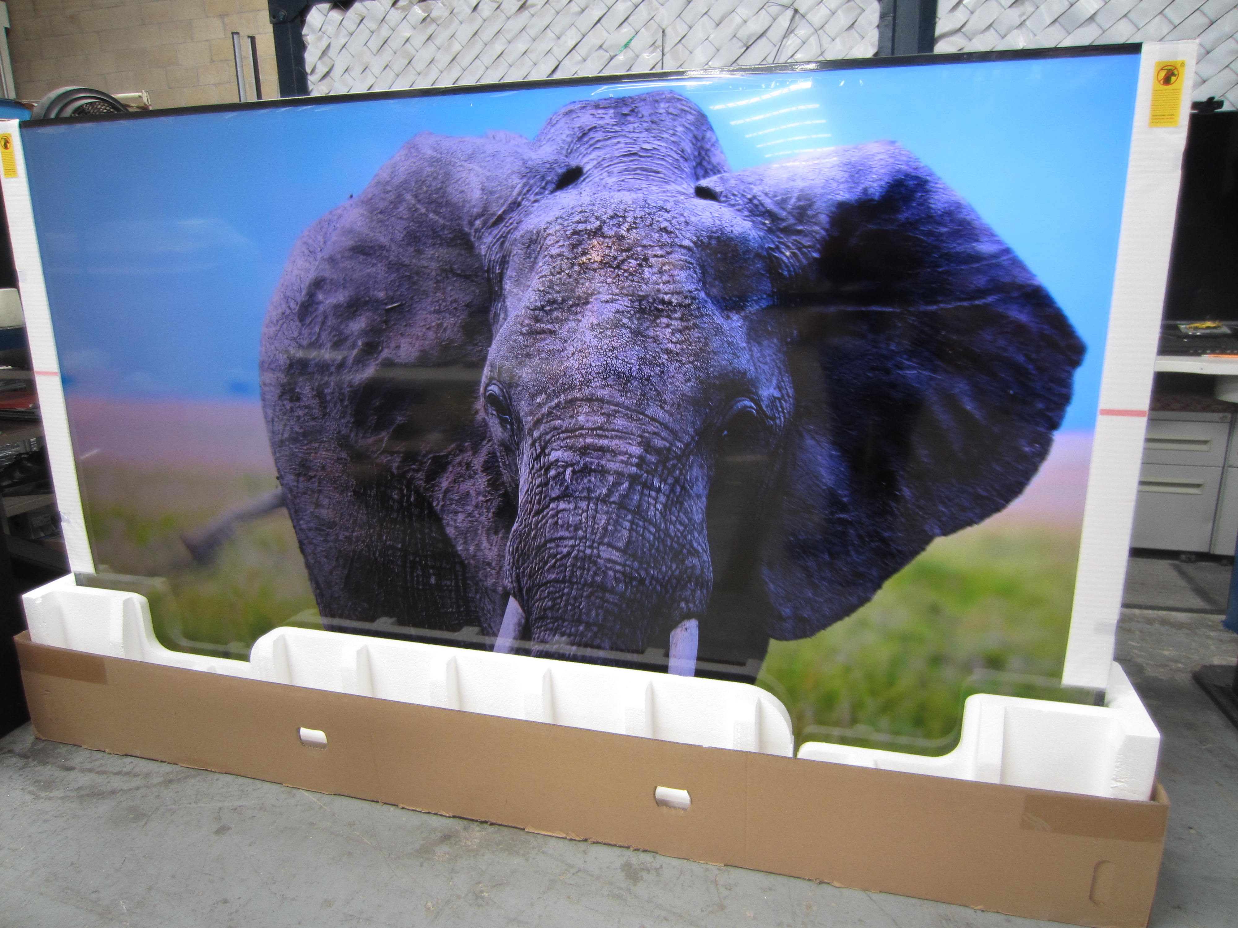 LOTE DE PANTALLA 100U7QG PRO: EXPERIENCIA CINEMATOGRÁFICA EN 100 PULGADAS