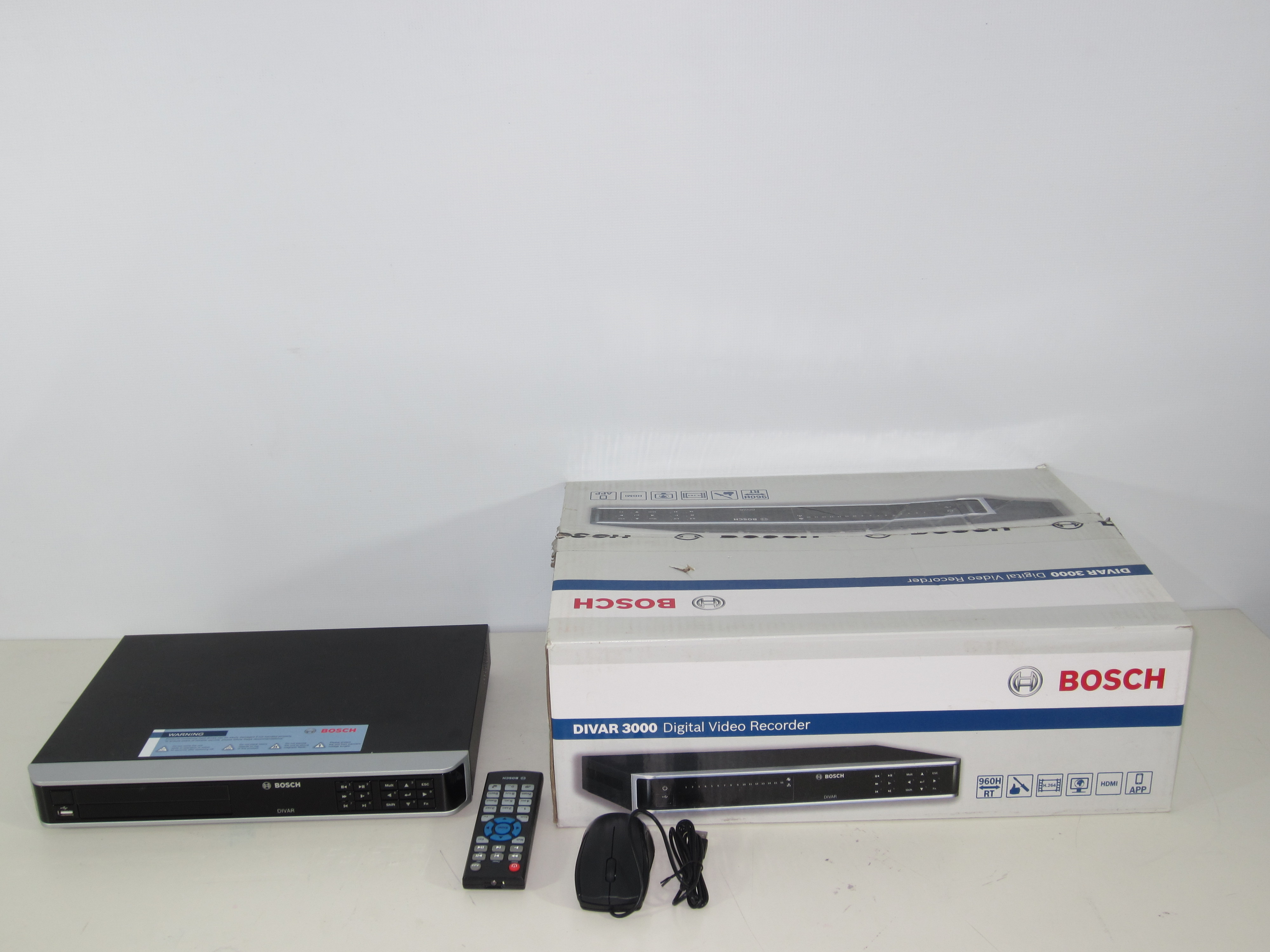 LOTE DE MATERIALES ELECTRICOS Y ELECTRONICOS VARIADOS