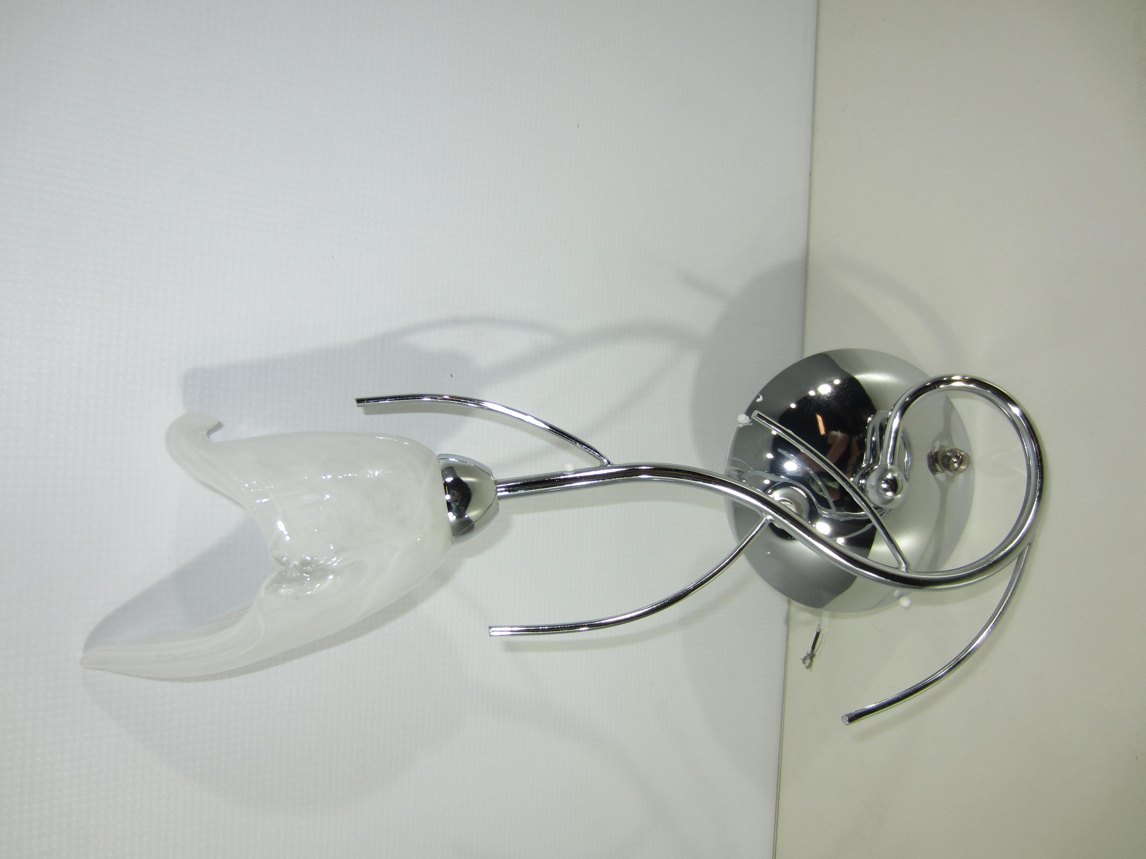 LOTE DE LAMPARAS Y ACCESORIOS DIVERSOS