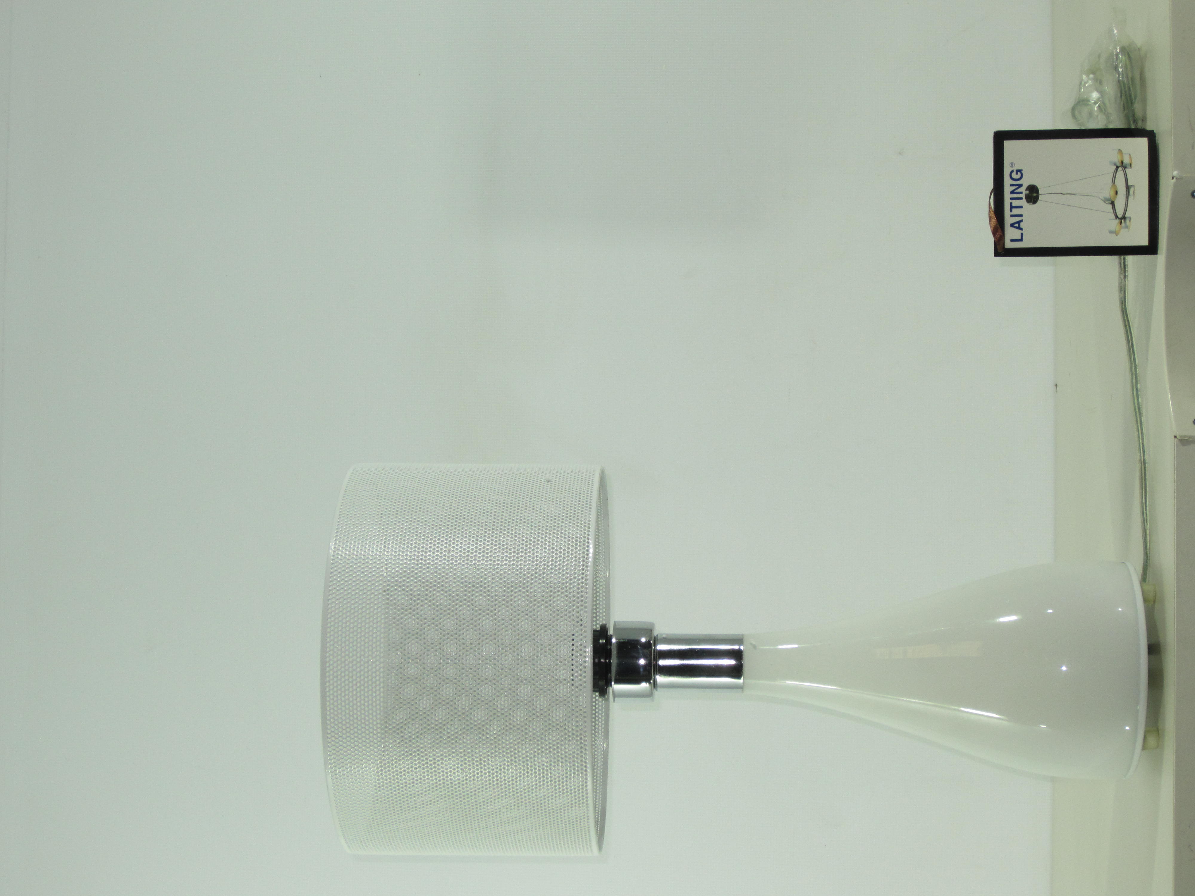 LOTE DE LAMPARAS Y ACCESORIOS DIVERSOS