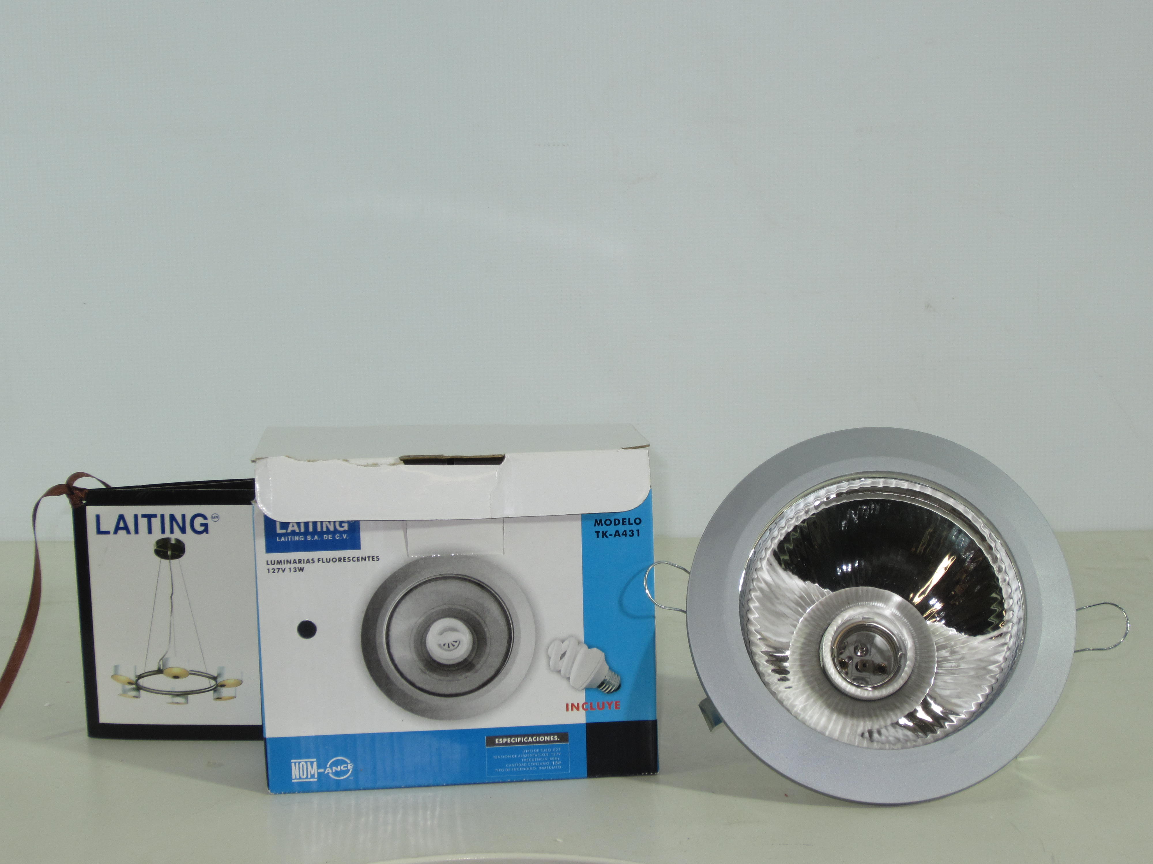 LOTE DE LAMPARAS Y ACCESORIOS DIVERSOS