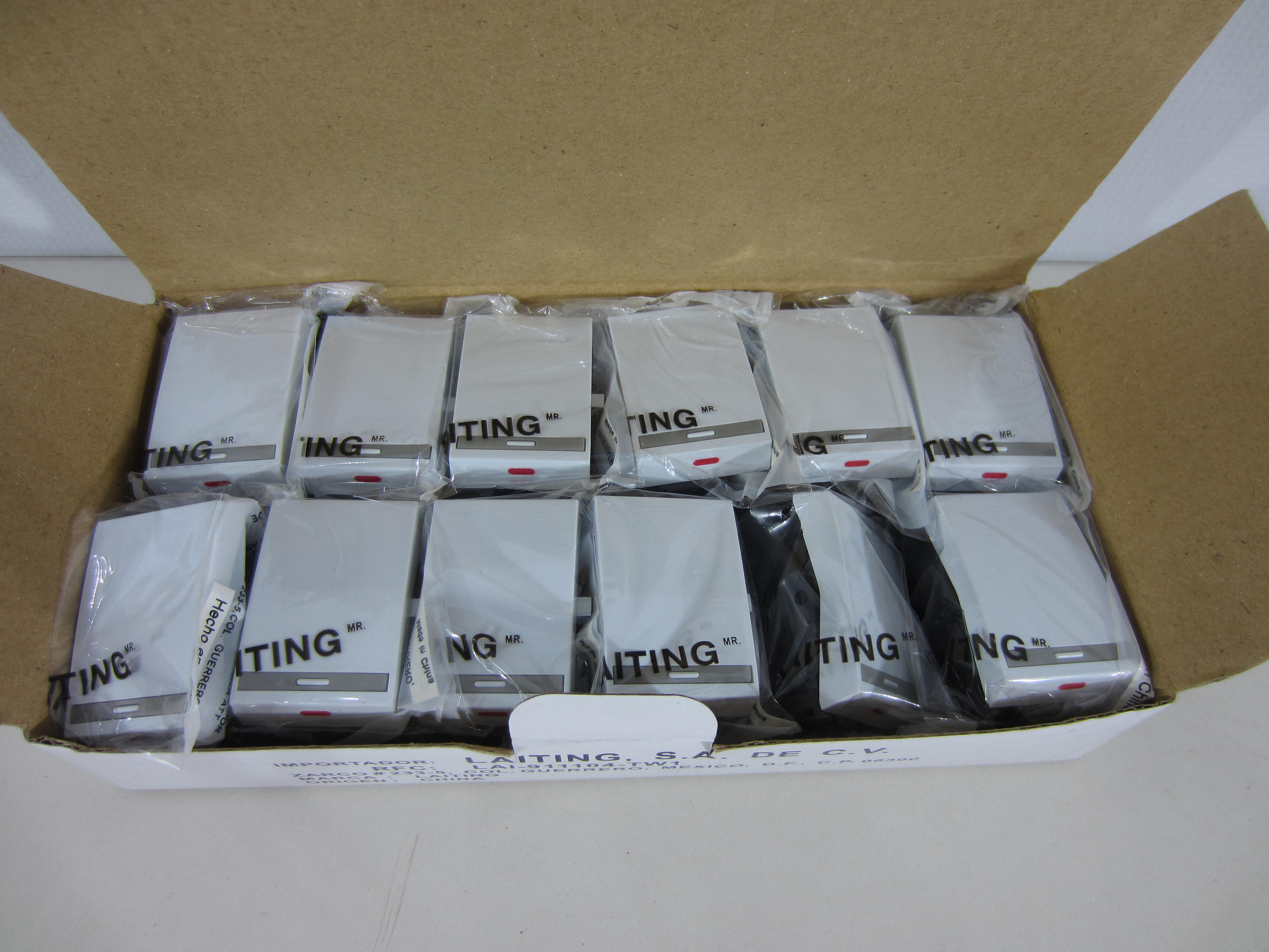 LOTE DE LAMPARAS Y ACCESORIOS DIVERSOS