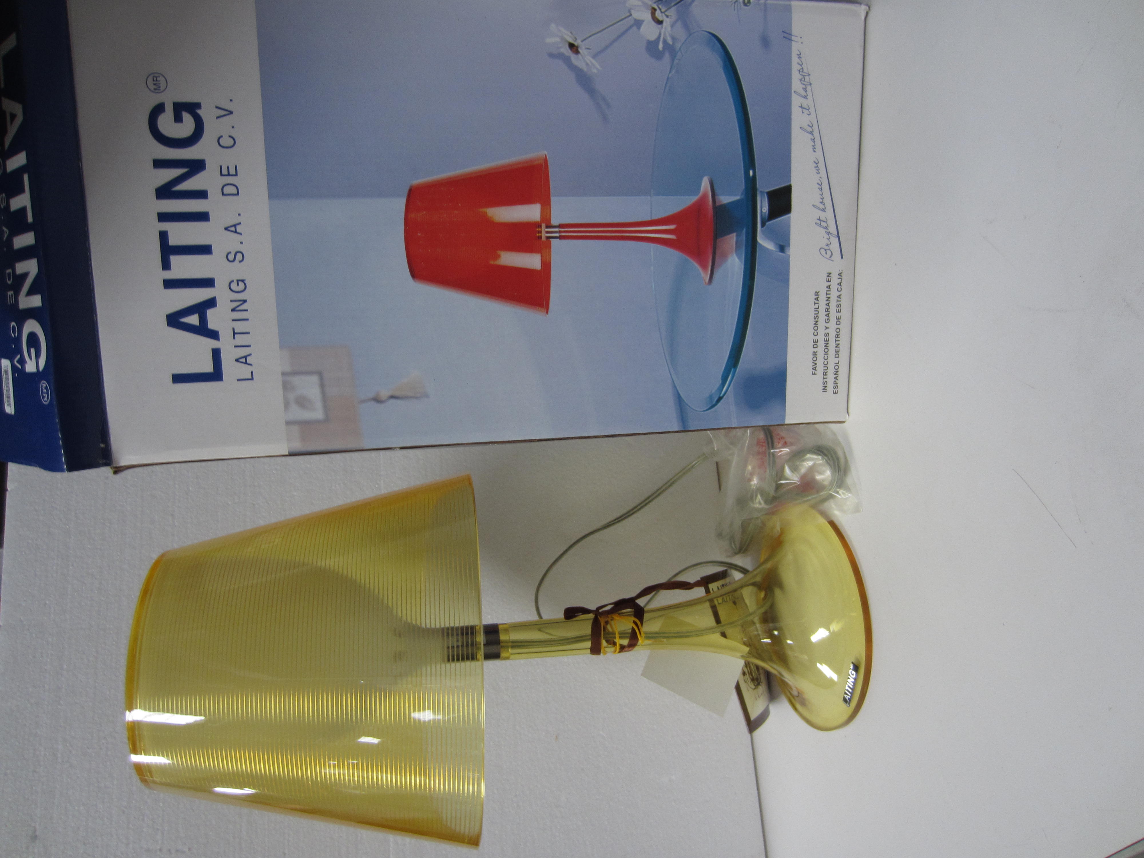 LOTE DE LAMPARAS Y ACCESORIOS DIVERSOS