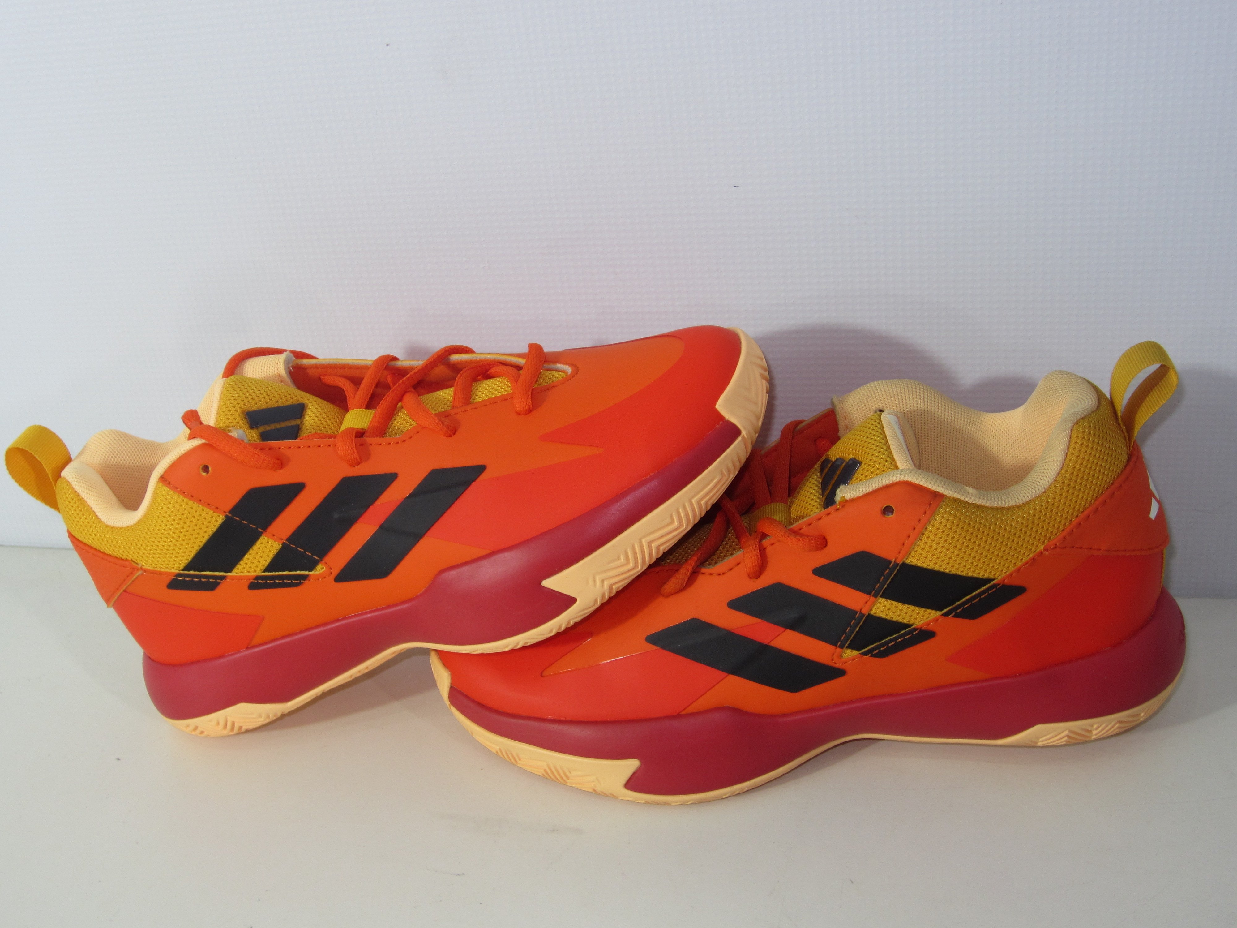 LOTE TENIS DEPORTIVOS Y CASUALES CON ALTA COMODIDAD Y GRAN VARIEDAD DE MARCAS