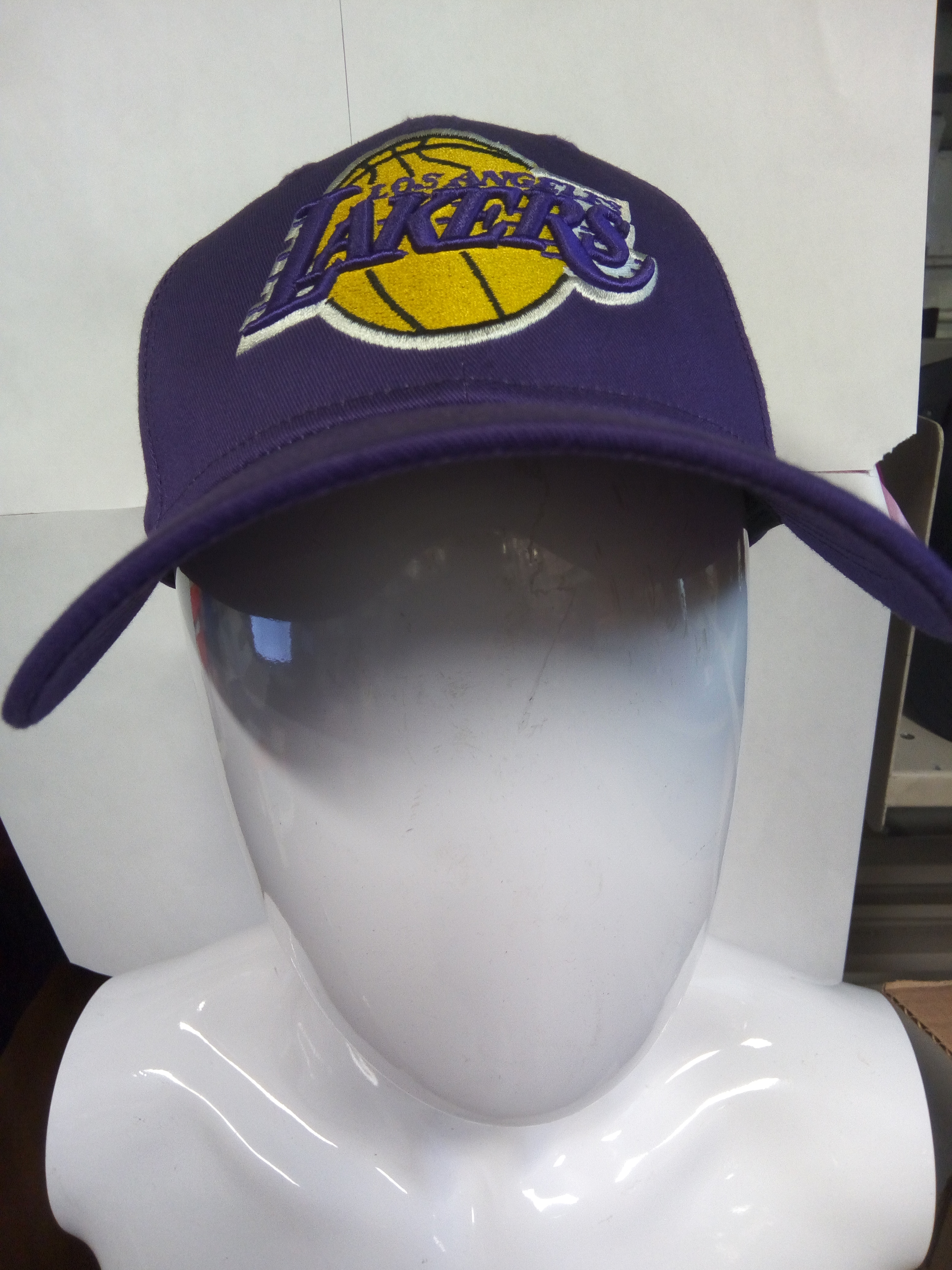 LOTE DE ROPA Y MAS BIENES DIVERSOS DEPORTIVOS SINIESTRO