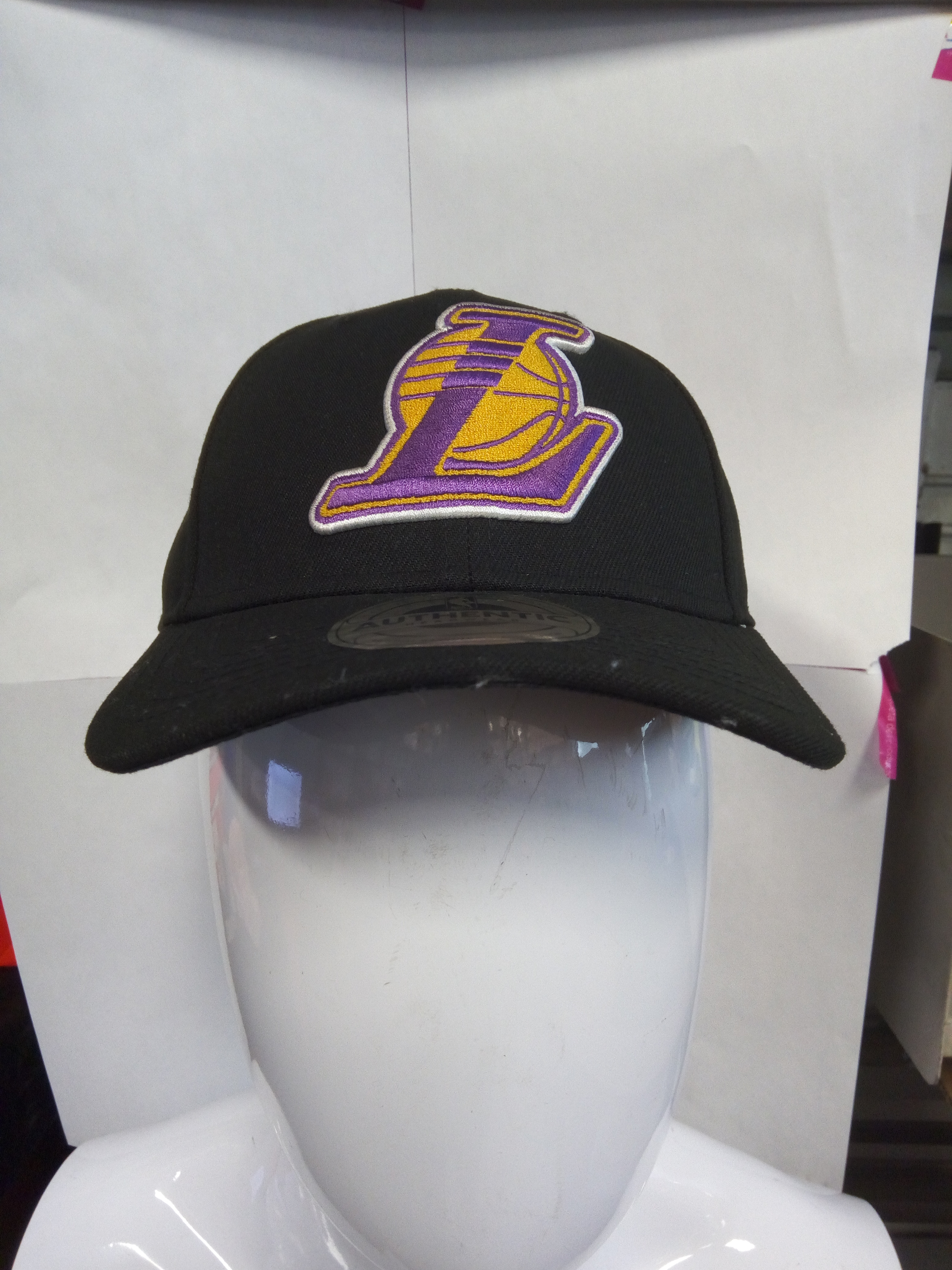 LOTE DE ROPA Y MAS BIENES DIVERSOS DEPORTIVOS SINIESTRO