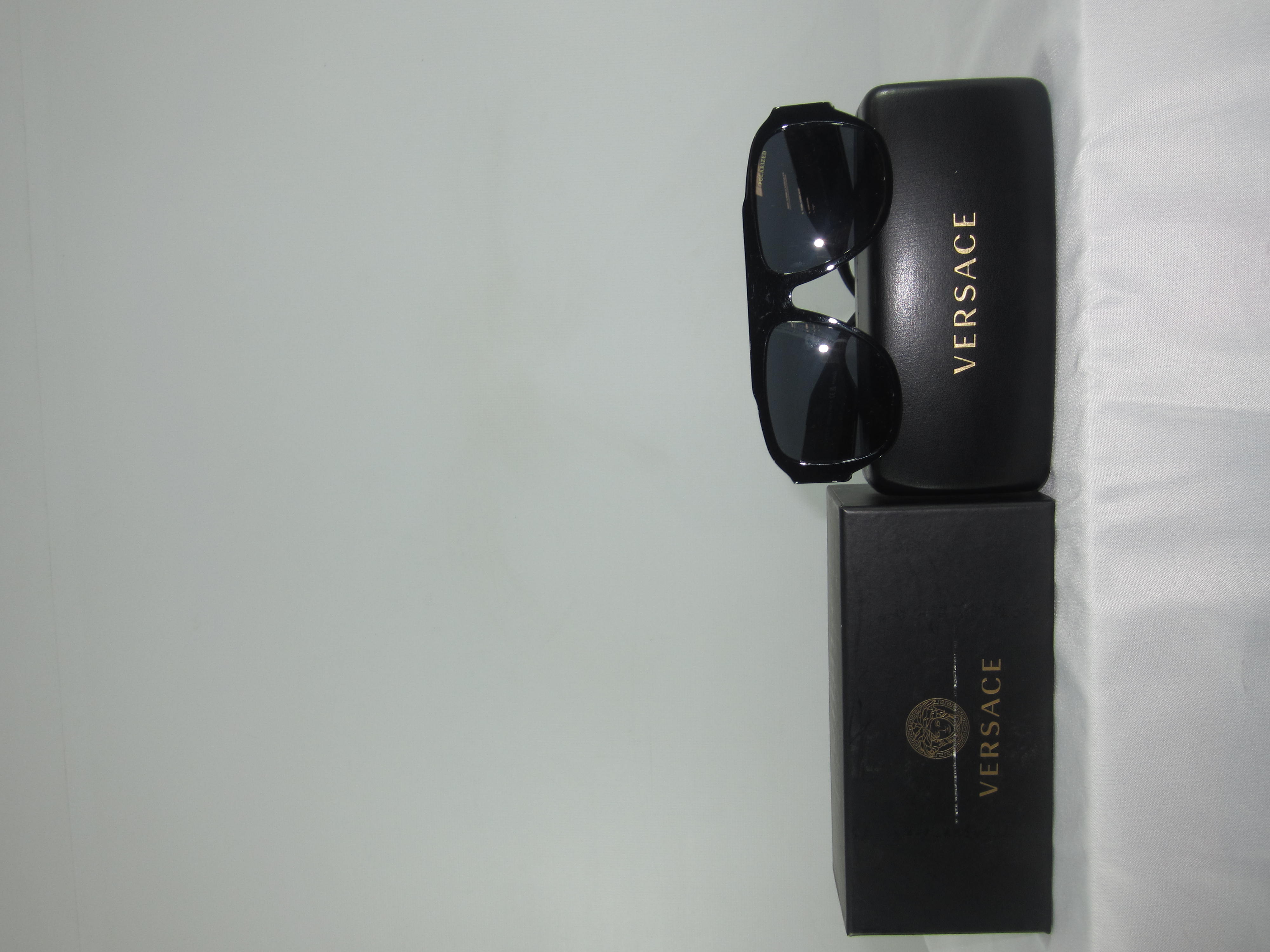 LOTE EXCLUSIVO DE RELOJES Y GAFAS DE MARCA RECONOCIDA