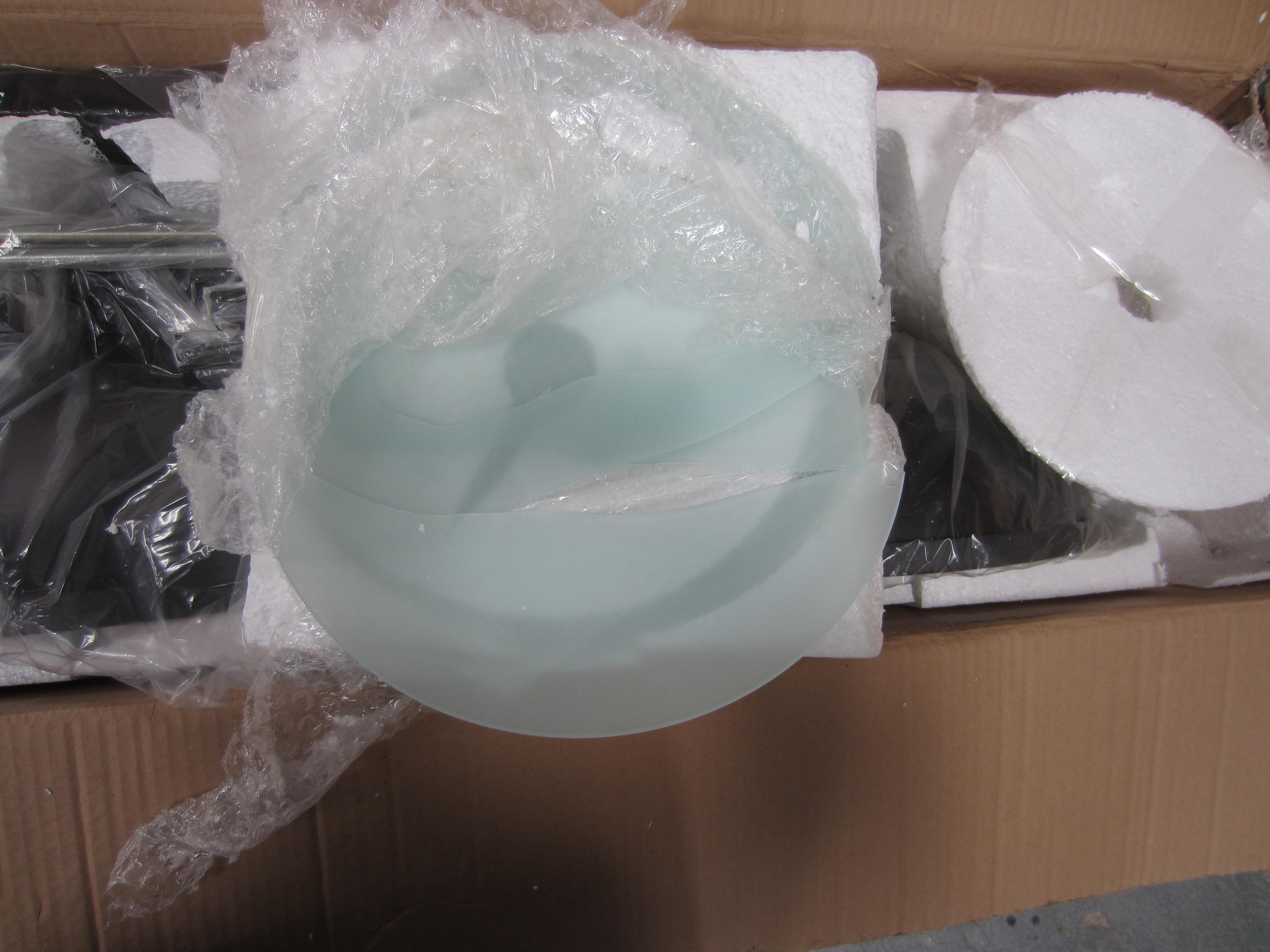 LOTE DE LUMINARIA DIVERSA CON DETALLE