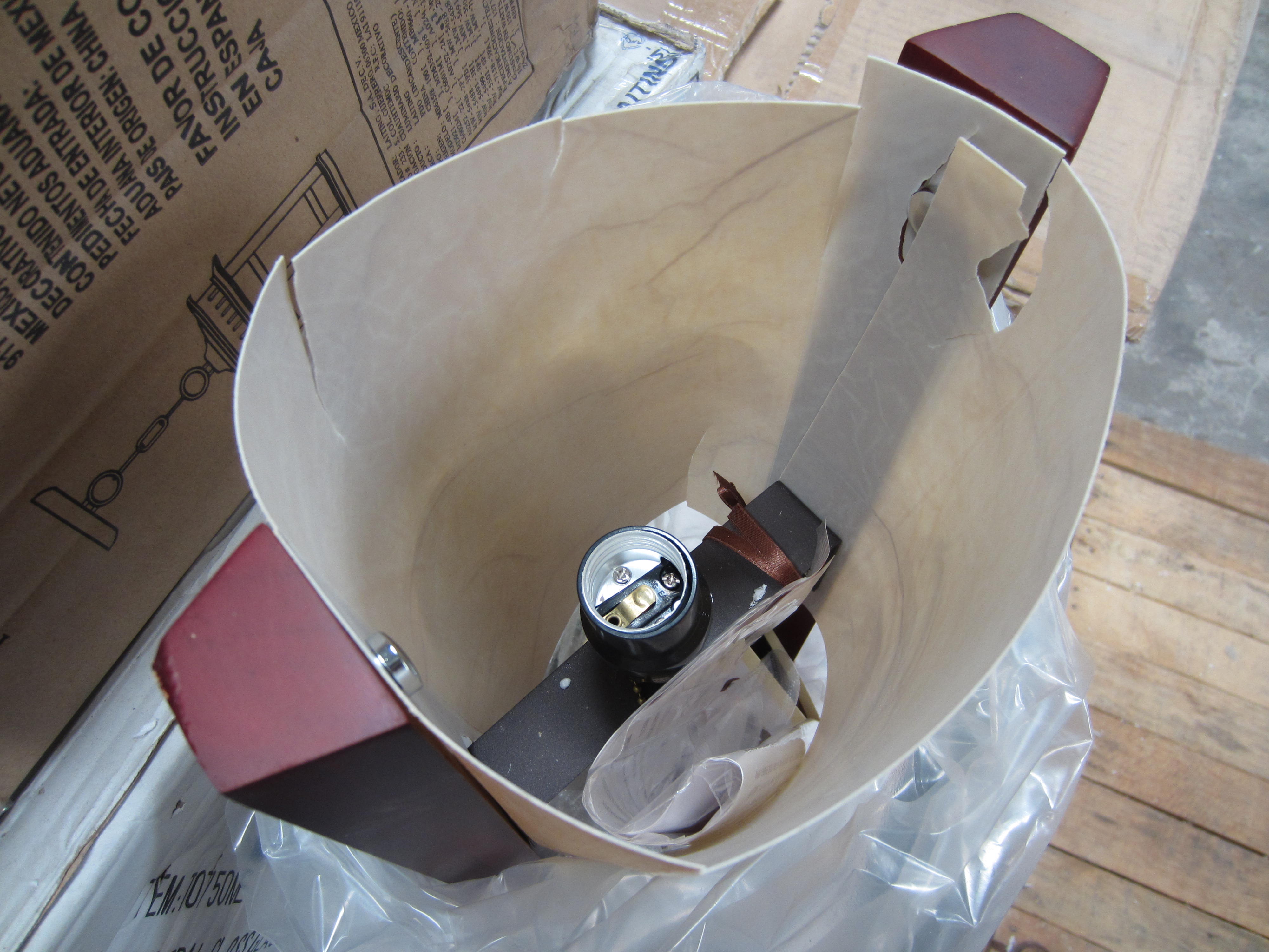 LOTE DE LUMINARIA DIVERSA CON DETALLE