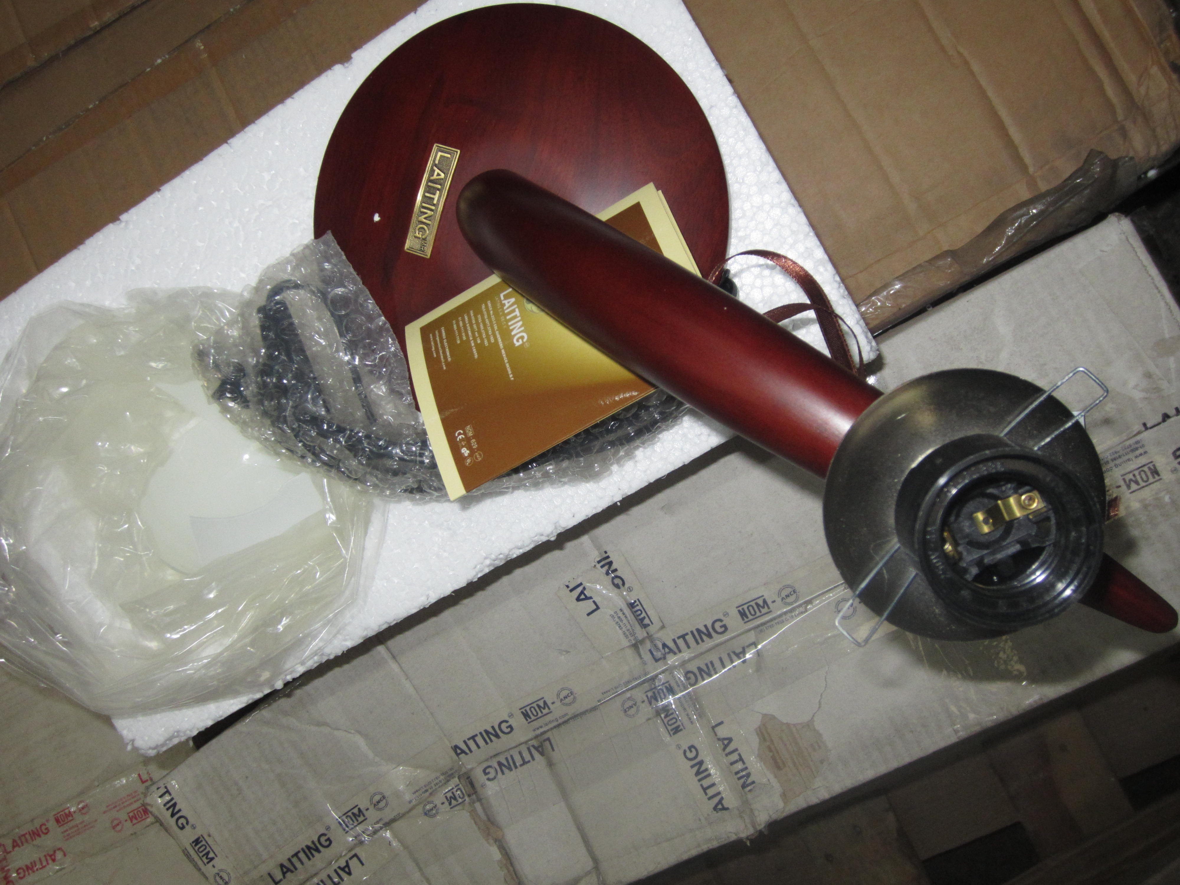 LOTE DE LUMINARIA DIVERSA CON DETALLE