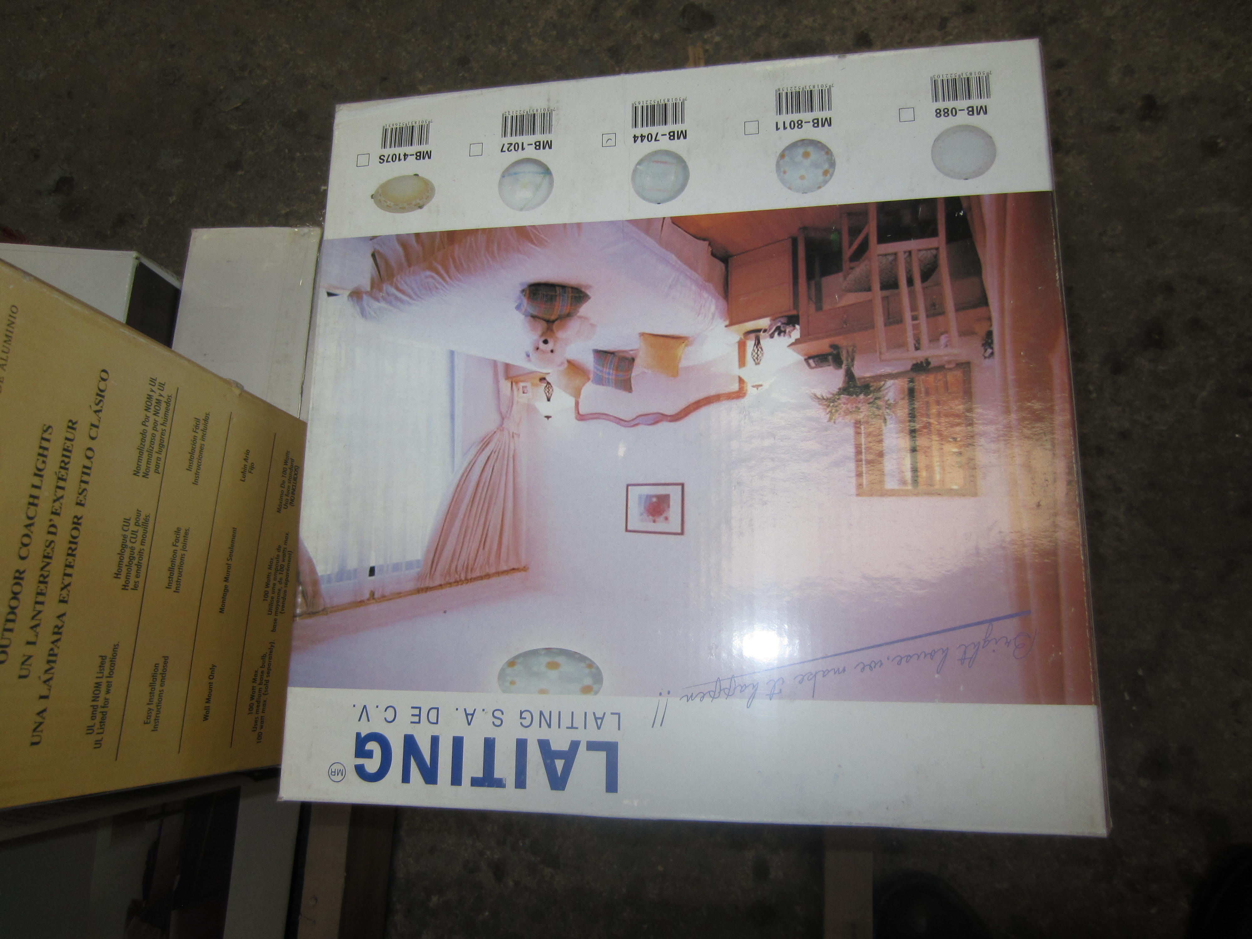 LOTE DE LUMINARIA DIVERSA CON DETALLE