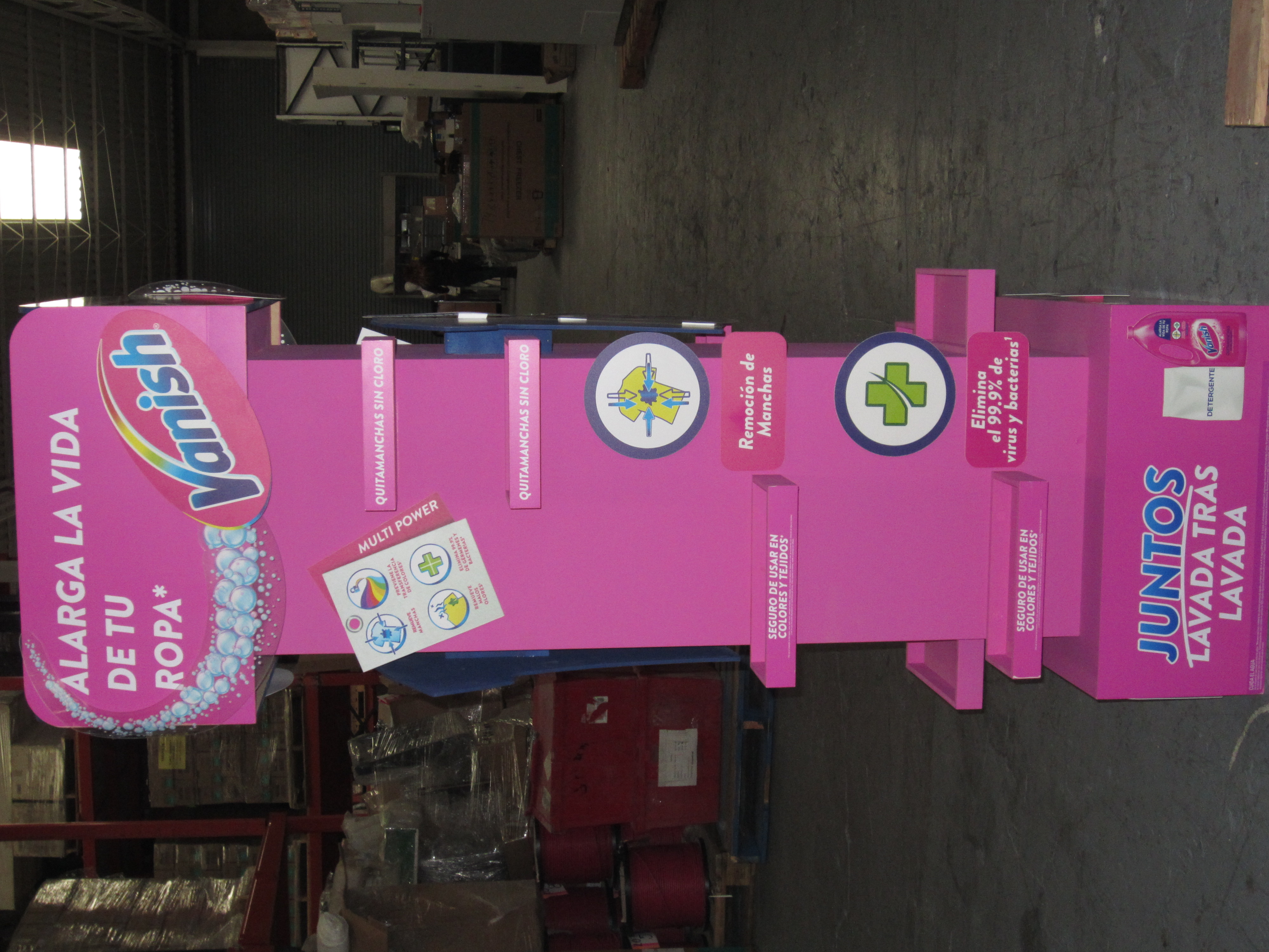 LOTE GABINETES DE TELECOMUNICACIONES TERMOSTÁTICOS CON EXHIBIDORES DE MADERA