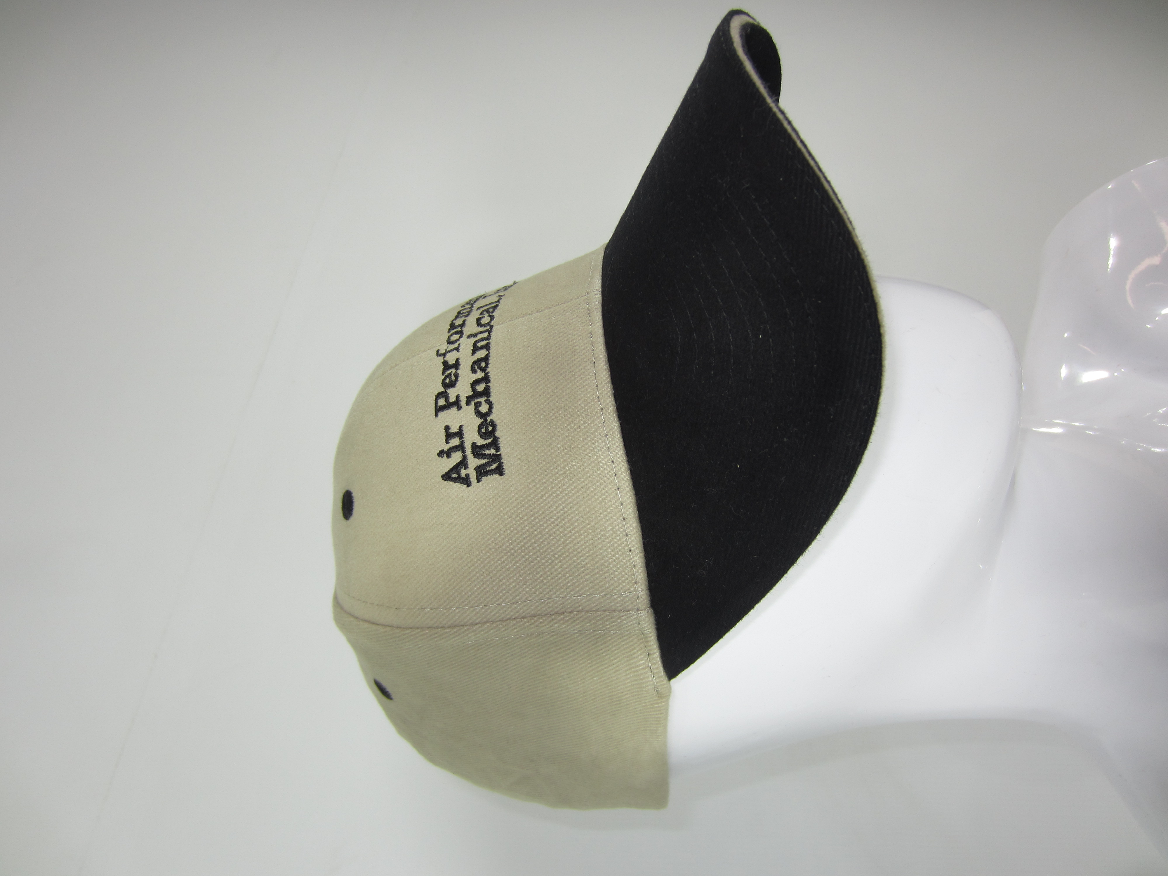 LOTE MIXTO DE ACCESORIOS: GORRAS, GORROS, SOMBREROS, BOINAS, TENIS Y PLAYERAS DEPORTIVAS