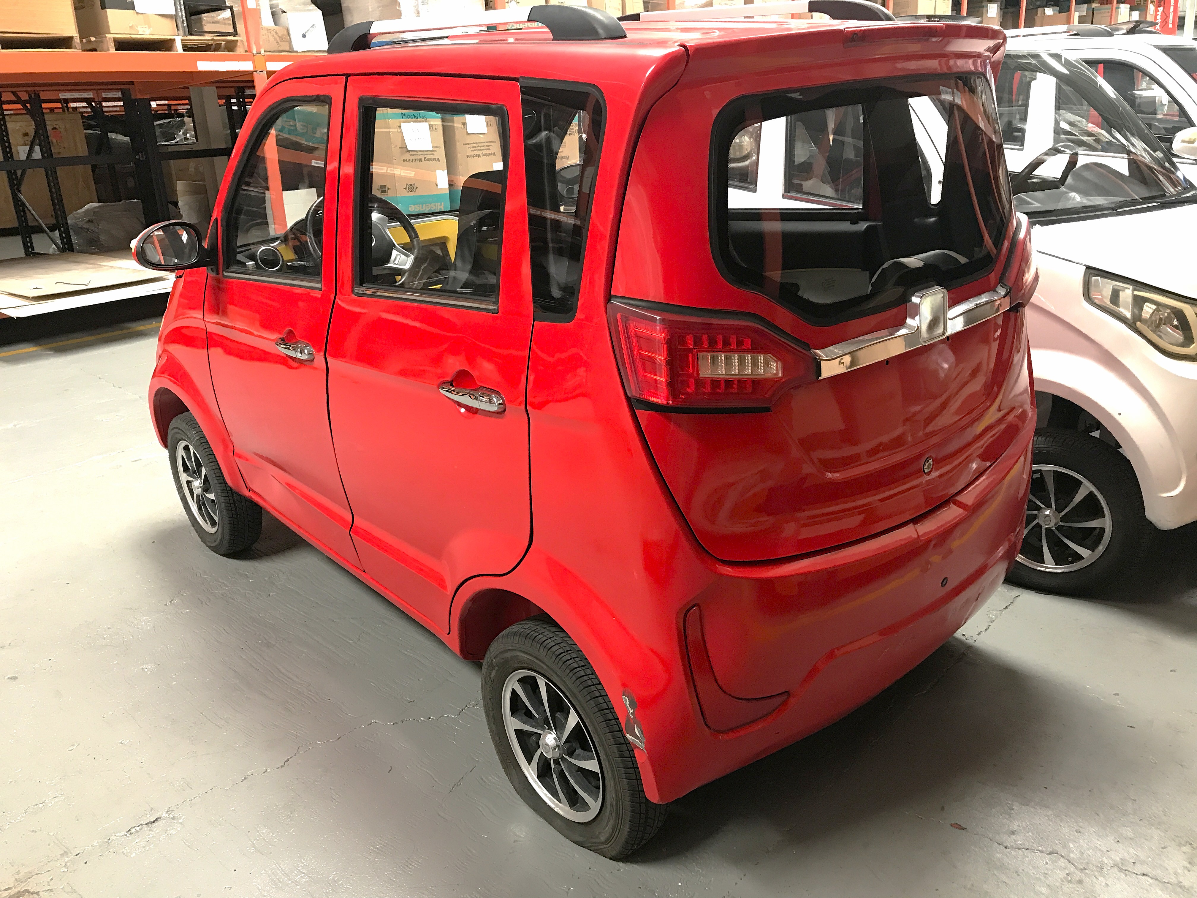CARRO ELÉCTRICO ROJO. — imagen 2