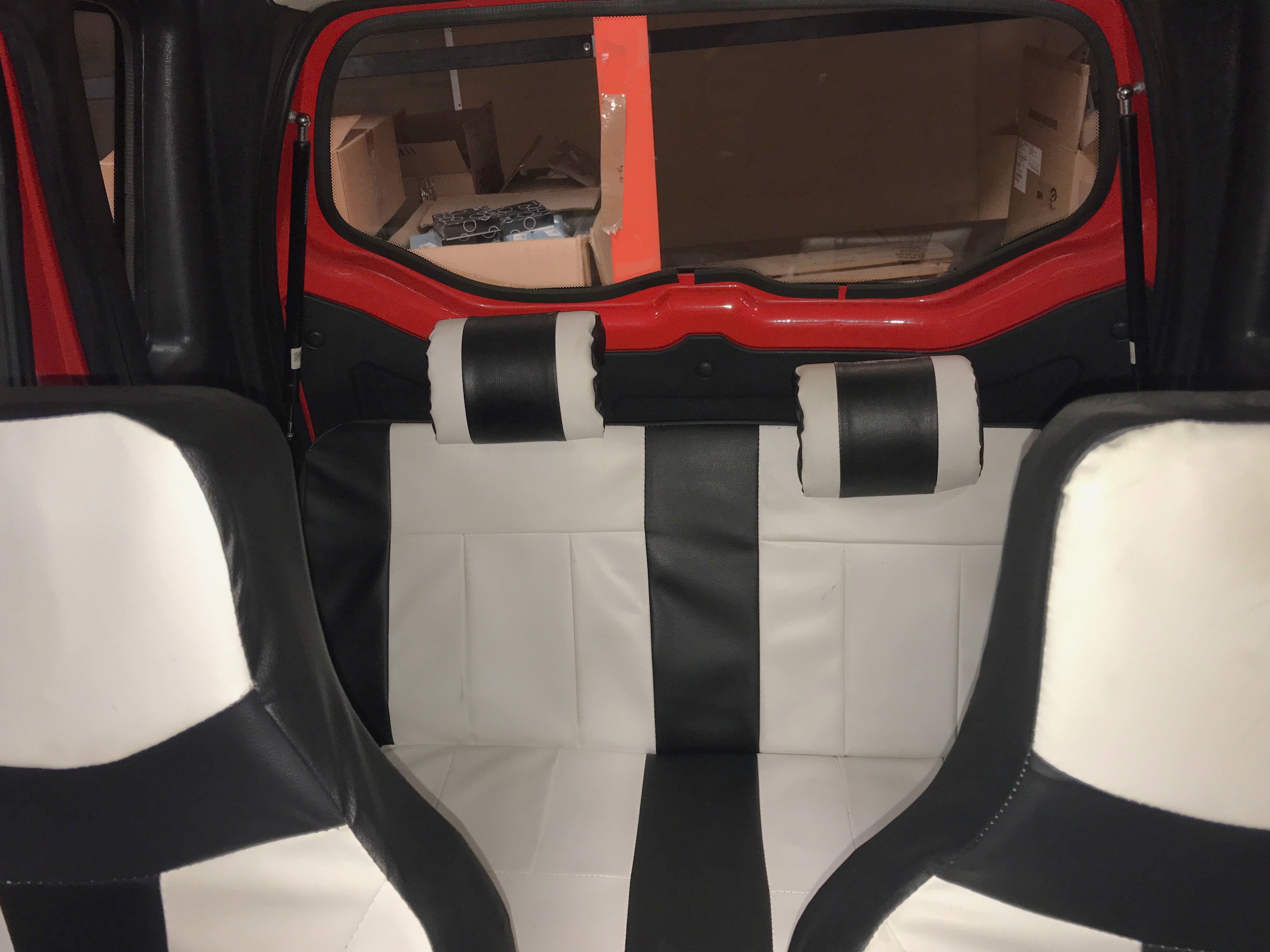 CARRO ELÉCTRICO ROJO. — imagen 3