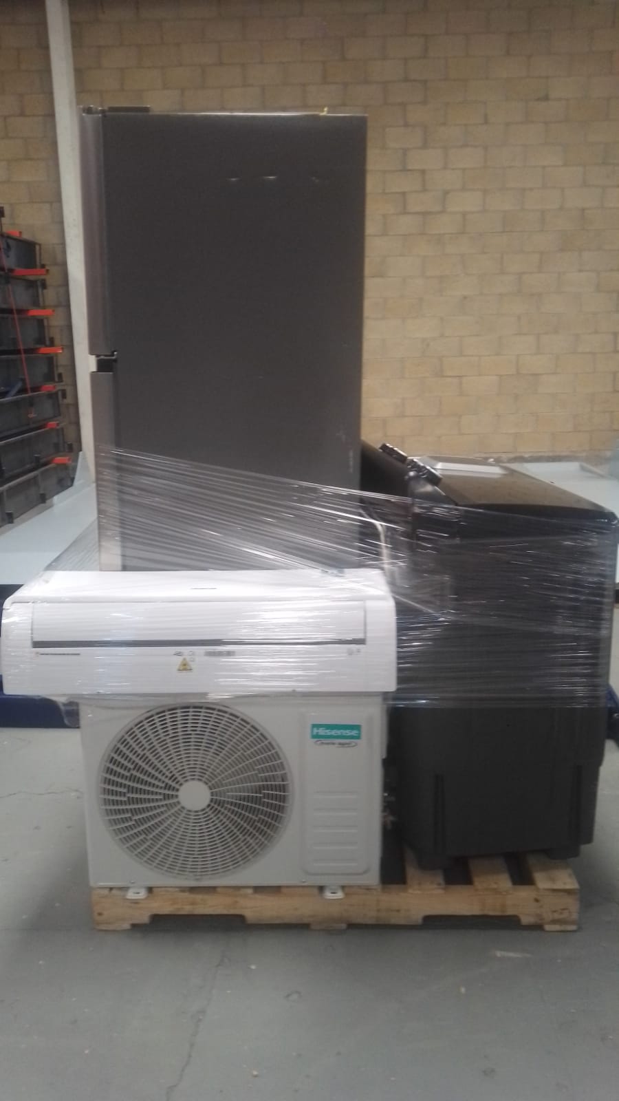 Lote conformado por: 1 REFRIGERADOR - 1 LAVADORA - 1 MINI SPLIT - 1 AIRE ACONDICIONADO