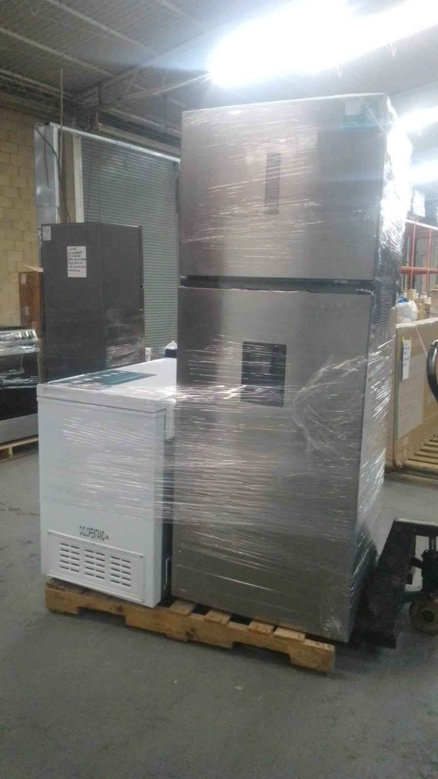 Lote conformado por: 1 REFRIGERADOR - 1 CONGELADOR