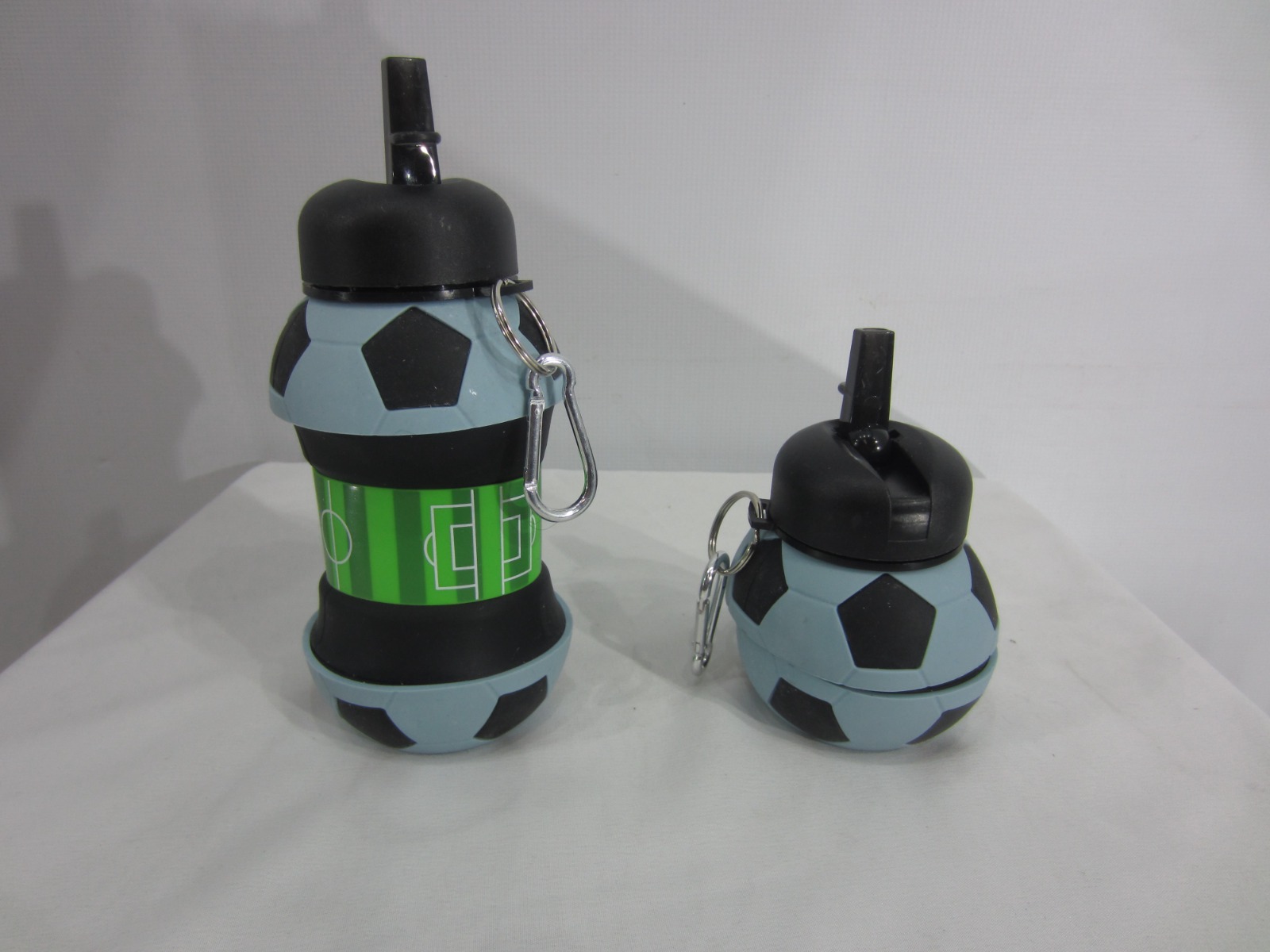 Lote conformado por: 160 Pzas Aprox Botellas Expandibles Infantiles con Dise�o Divertido