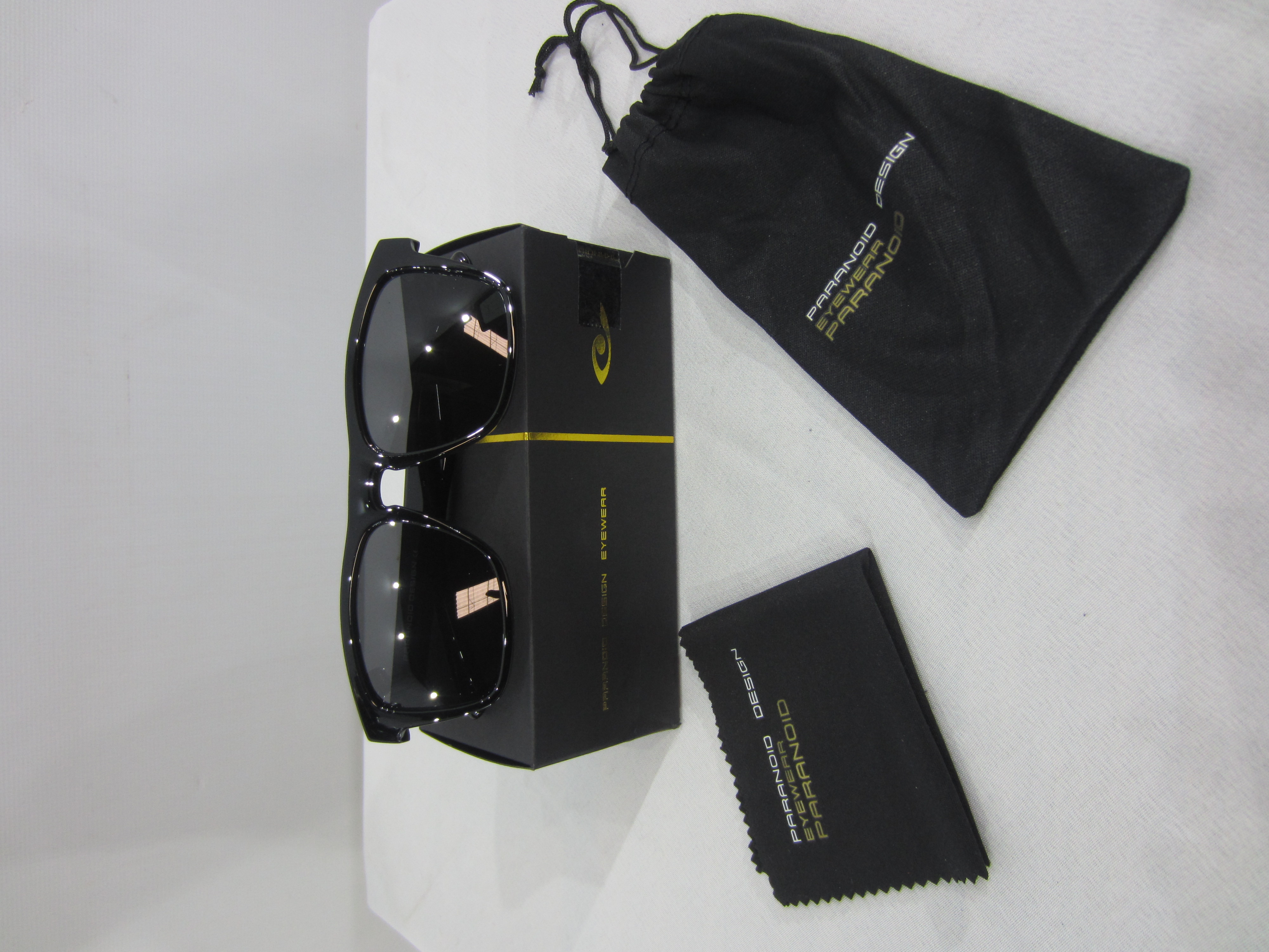 Lote conformado por: 134 Pzas aprox de Gafas de sol.