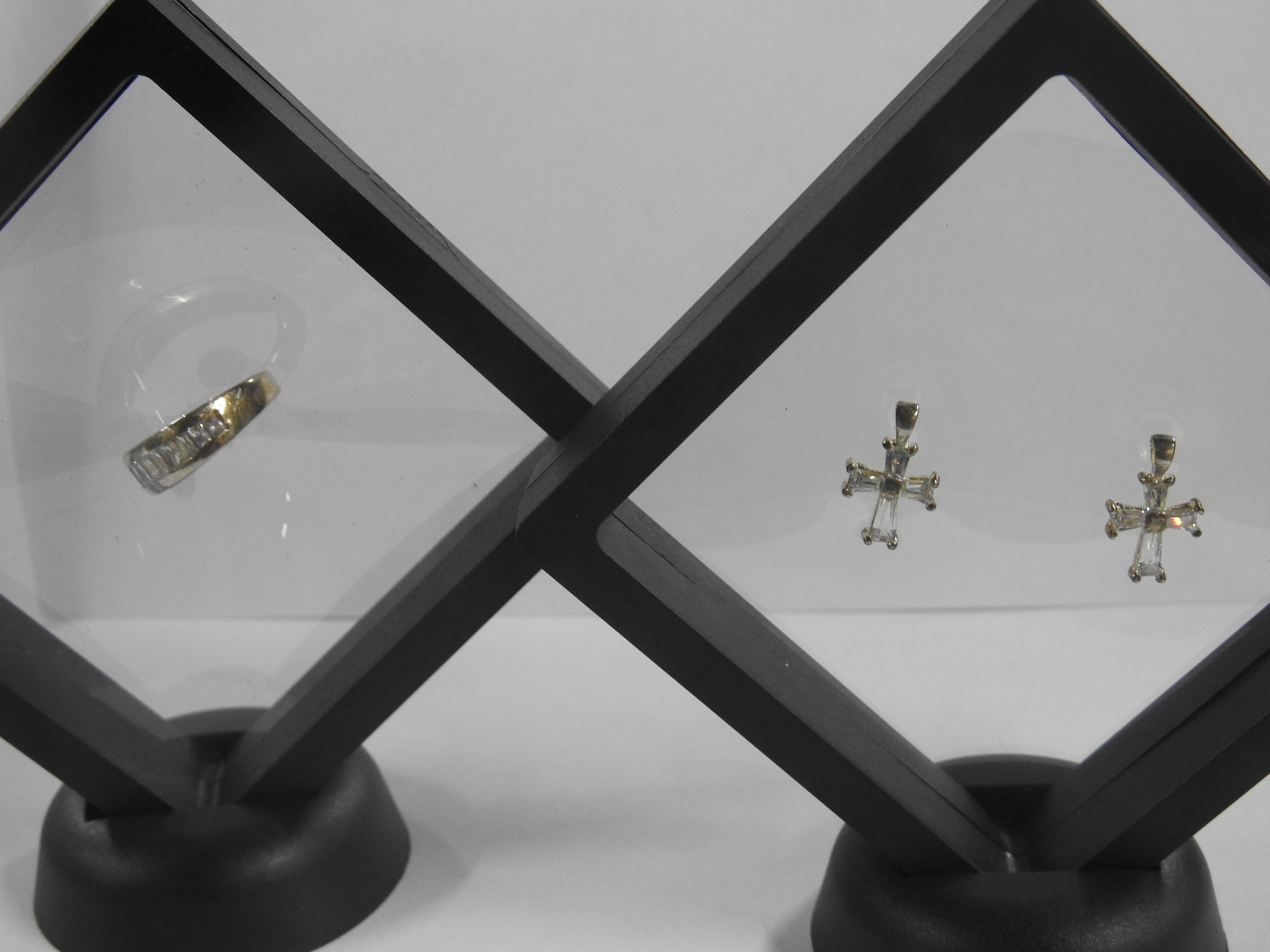 3  PZAS DE JOYERIA CLASICA PARA COLECCI�N