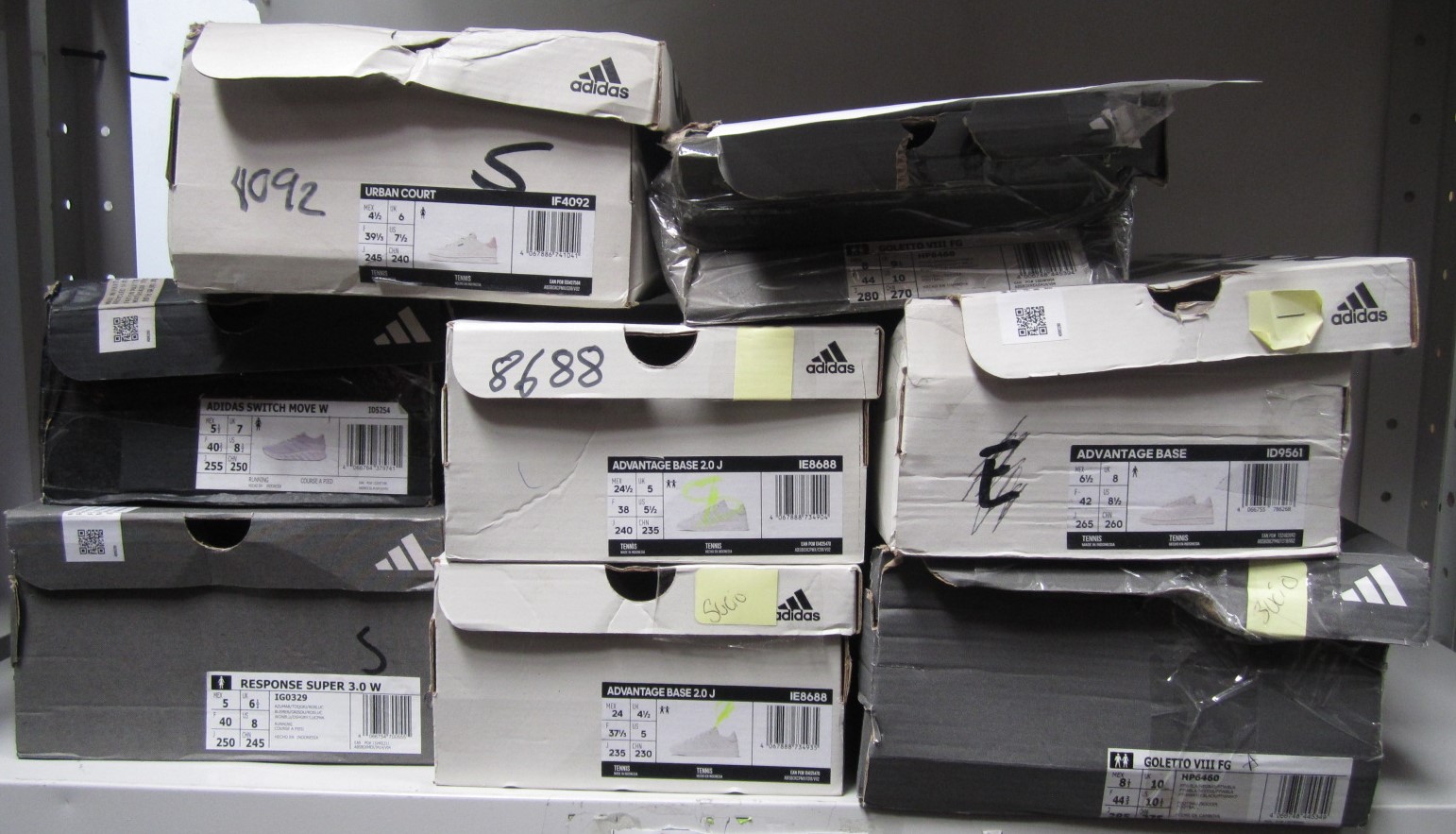8 PARES APROX DE TENIS DIVERSOS