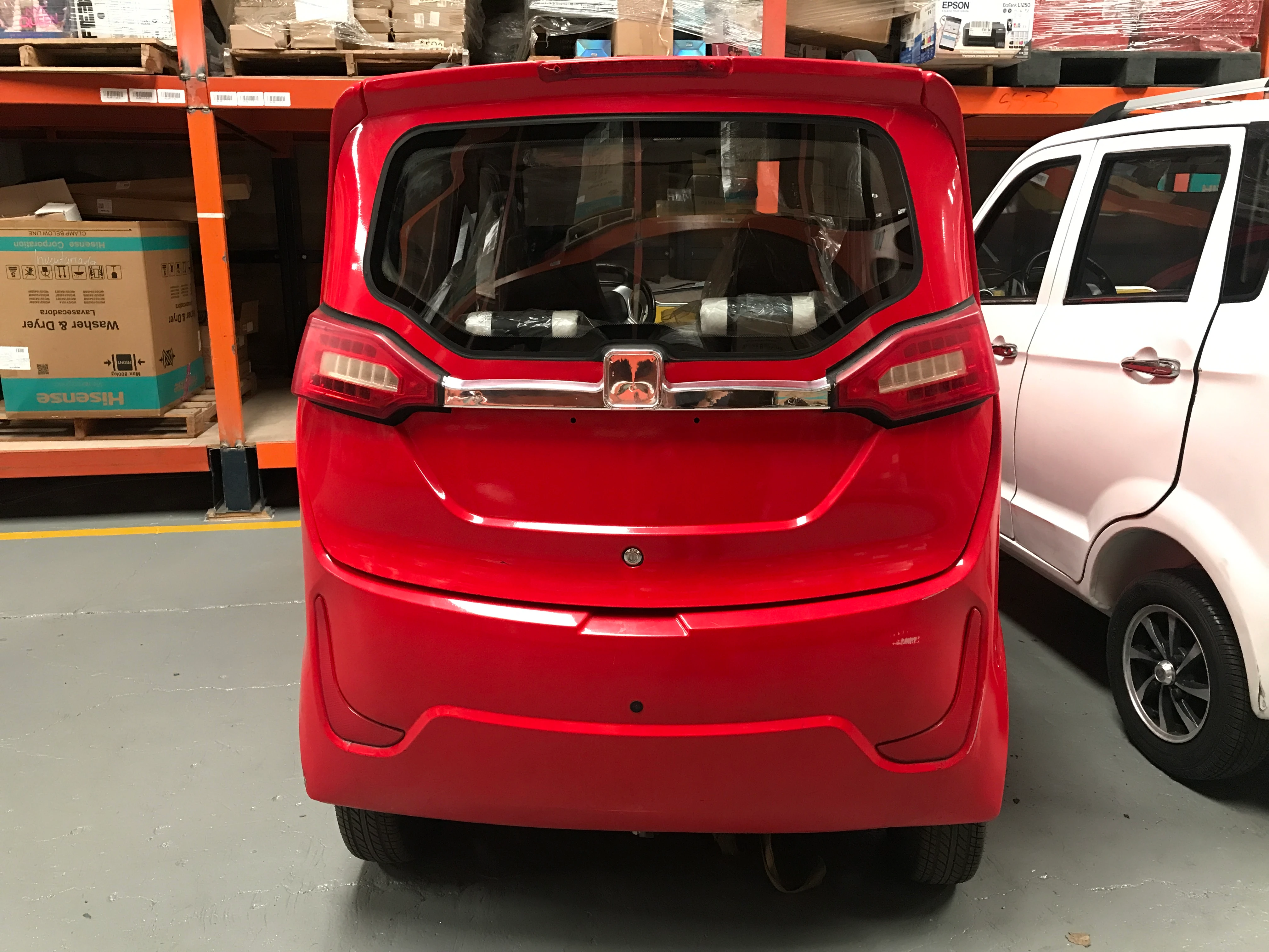 CARRO ELÉCTRICO ROJO