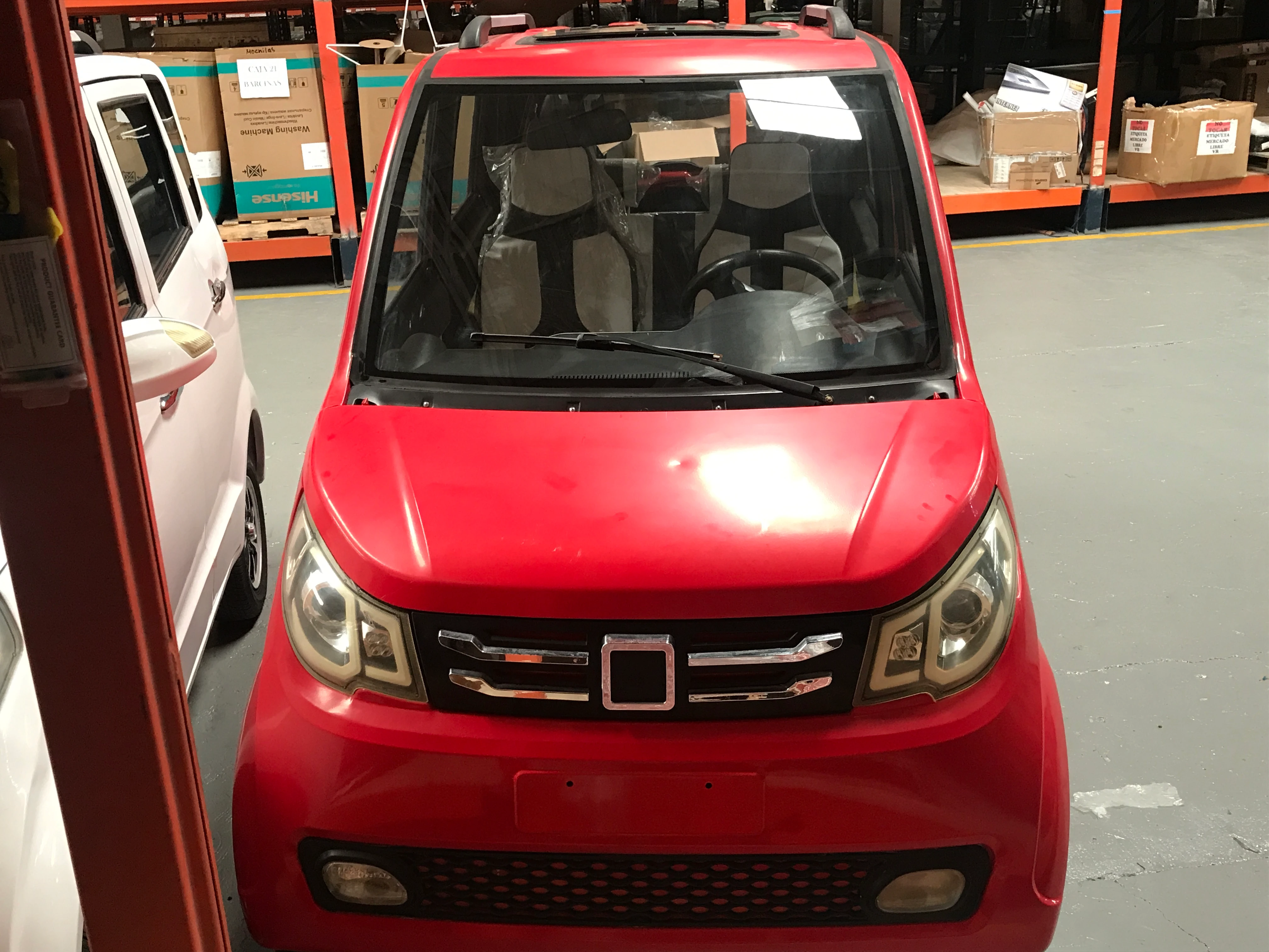 CARRO ELÉCTRICO ROJO