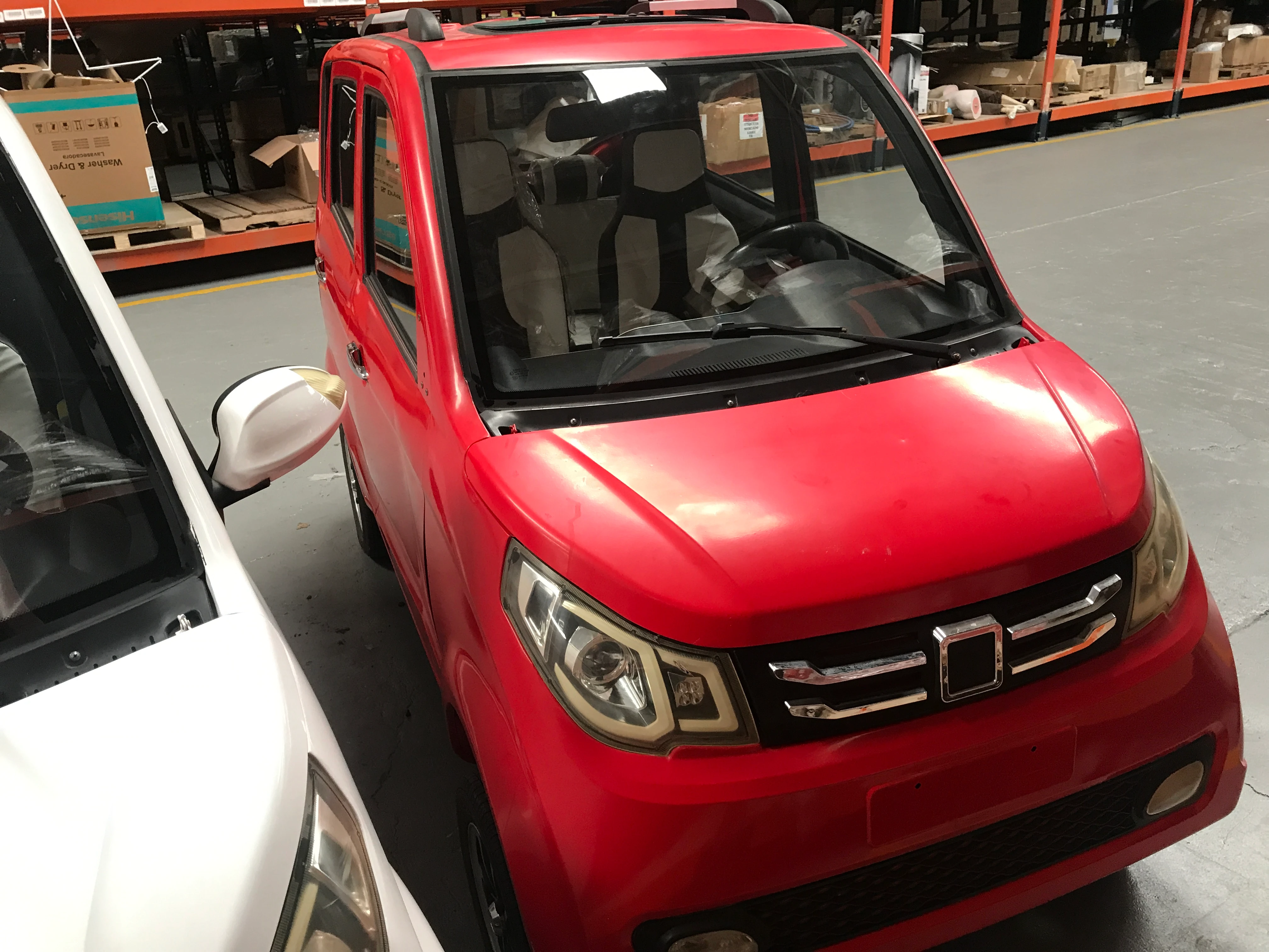 CARRO ELÉCTRICO ROJO