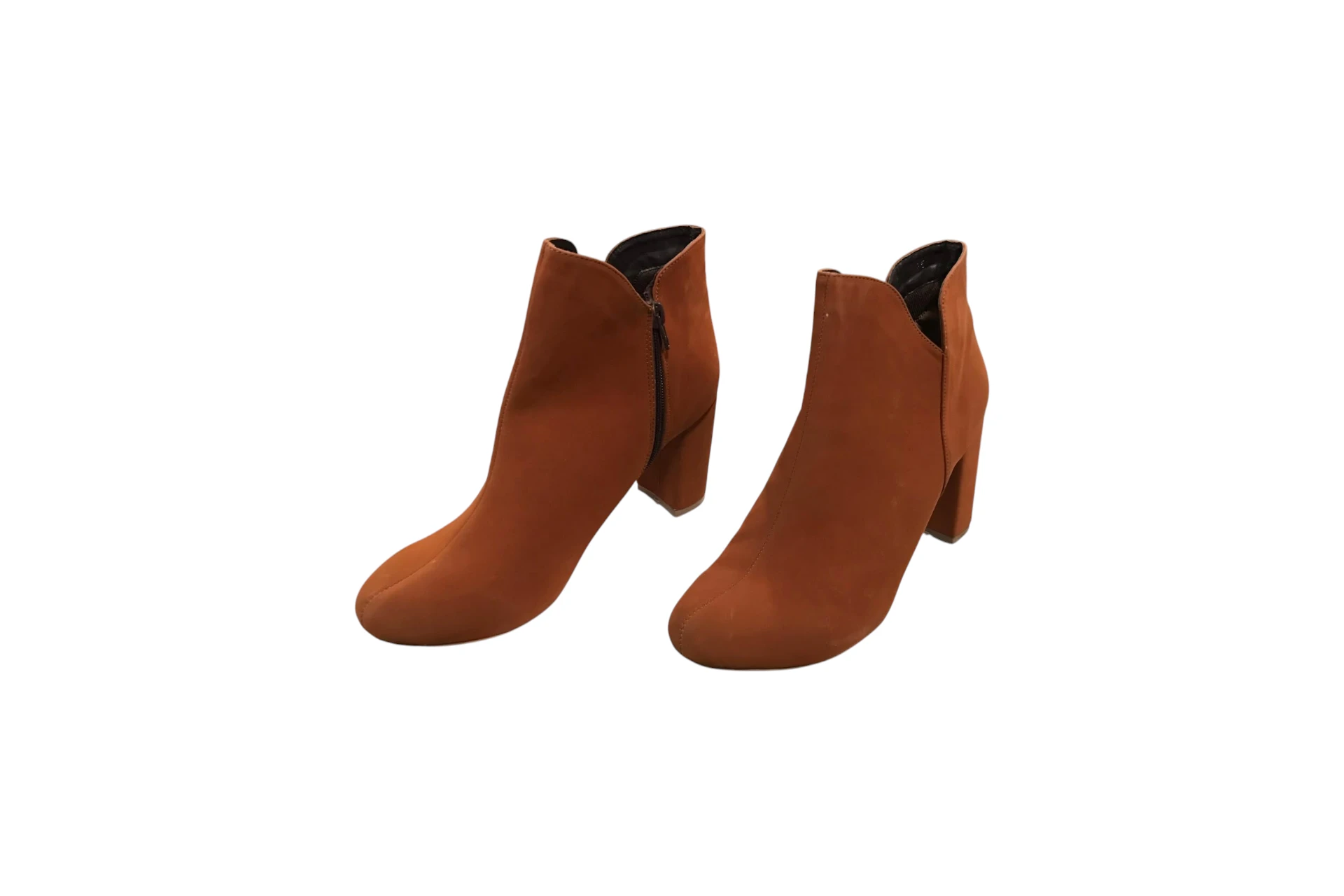 50 PARES DE CALZADO DIVERSO.