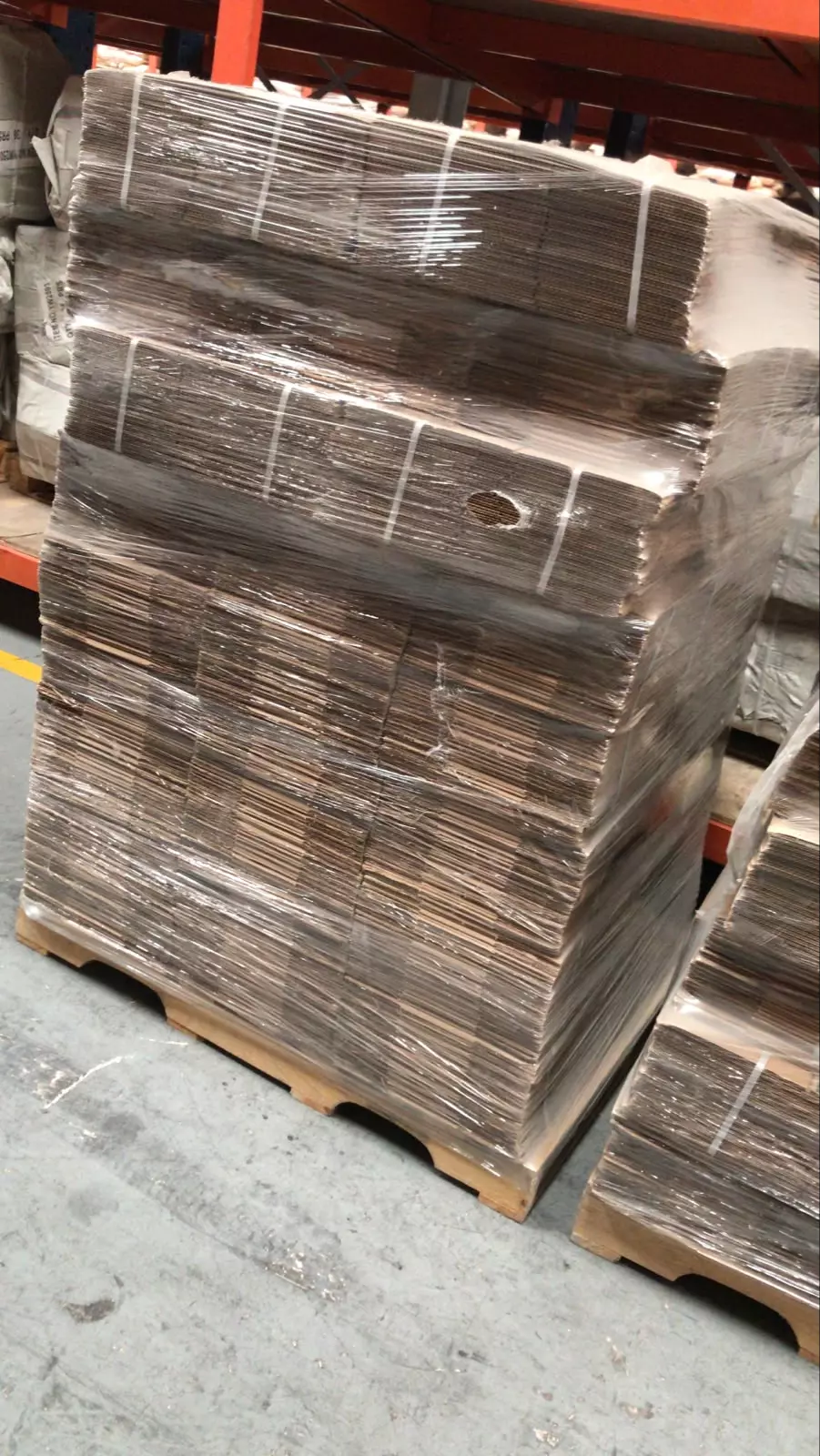 191 KG DE CAJAS DE CARTON.