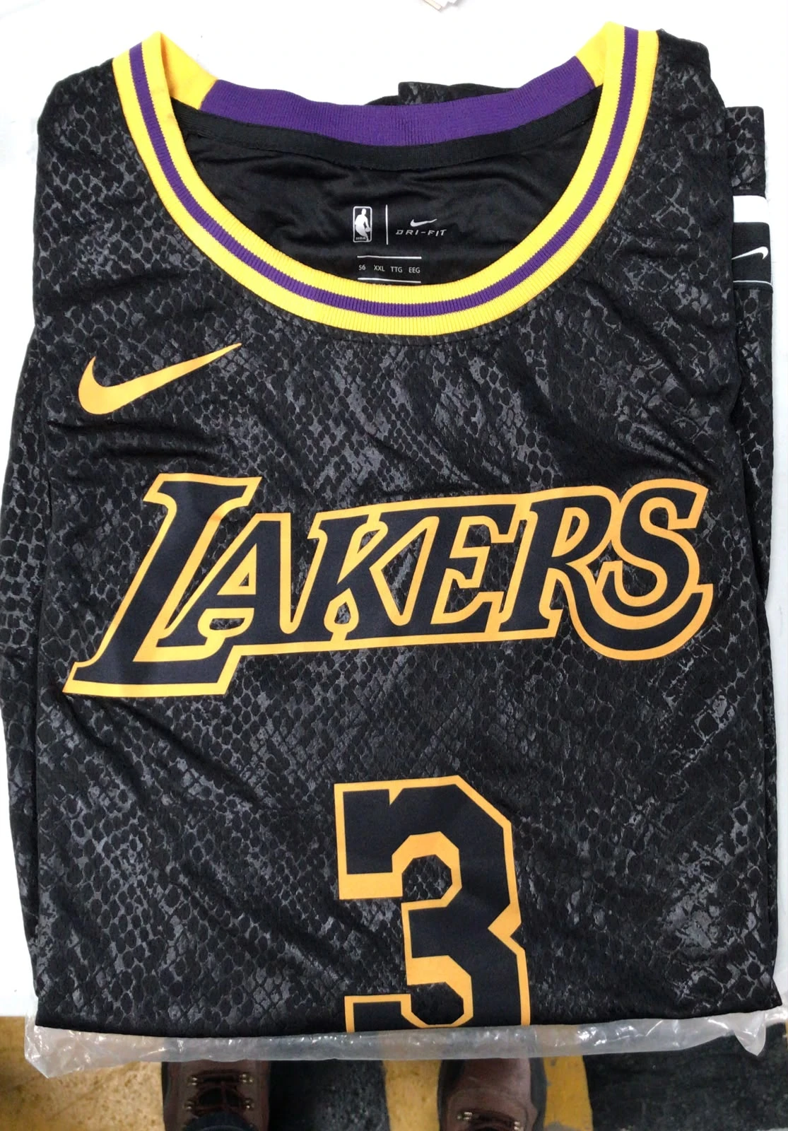 JERSEY LAKERS ANTHONY DAVIS #3 – DISEÑO ESTILO BLACK MAMBA.