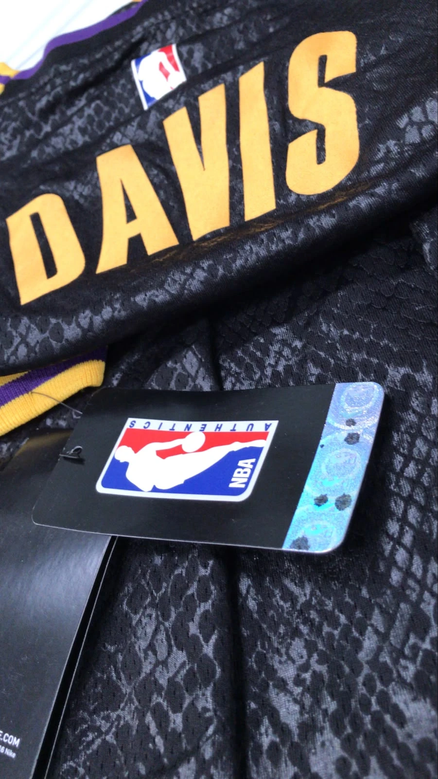 JERSEY LAKERS ANTHONY DAVIS #3 – DISEÑO ESTILO BLACK MAMBA.