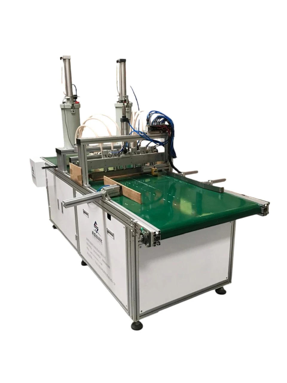 MÁQUINA AUTOMÁTICA PARA COLOCACIÓN DE TIRAS LED – WE SUN AUTOMATION. — imagen 5