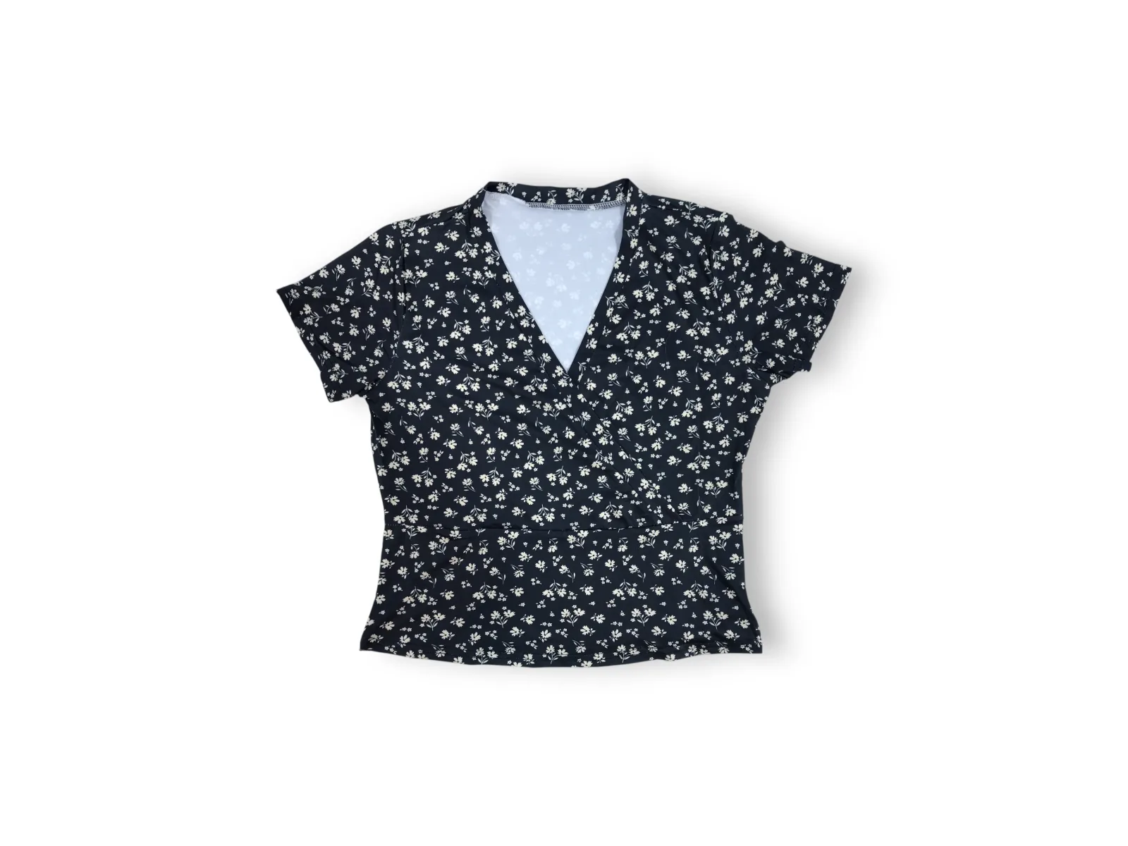 40 PZAS. APROX. DE ROPA PARA DAMA.