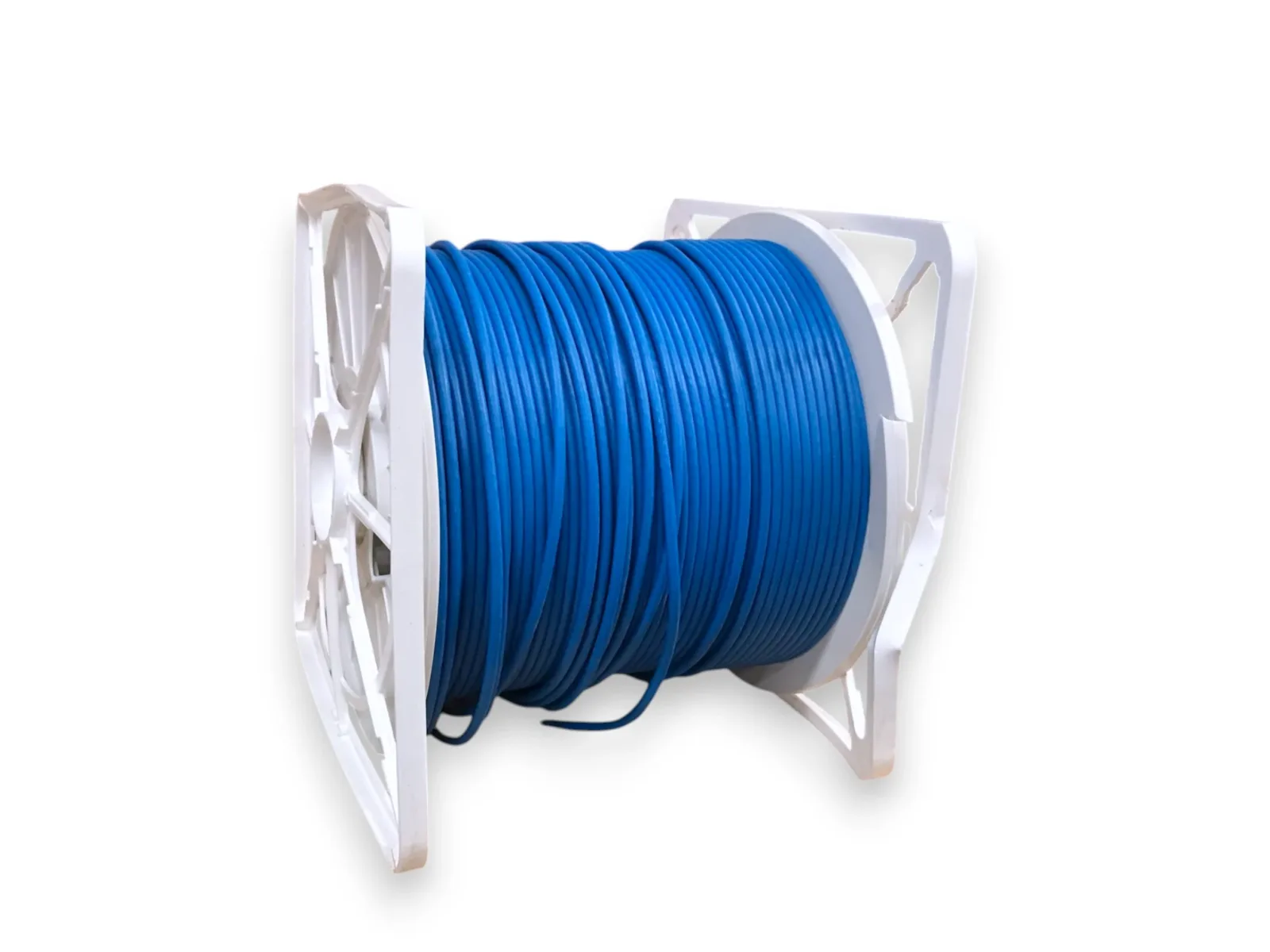 127 PZAS. APROX. DE CABLE UTP.